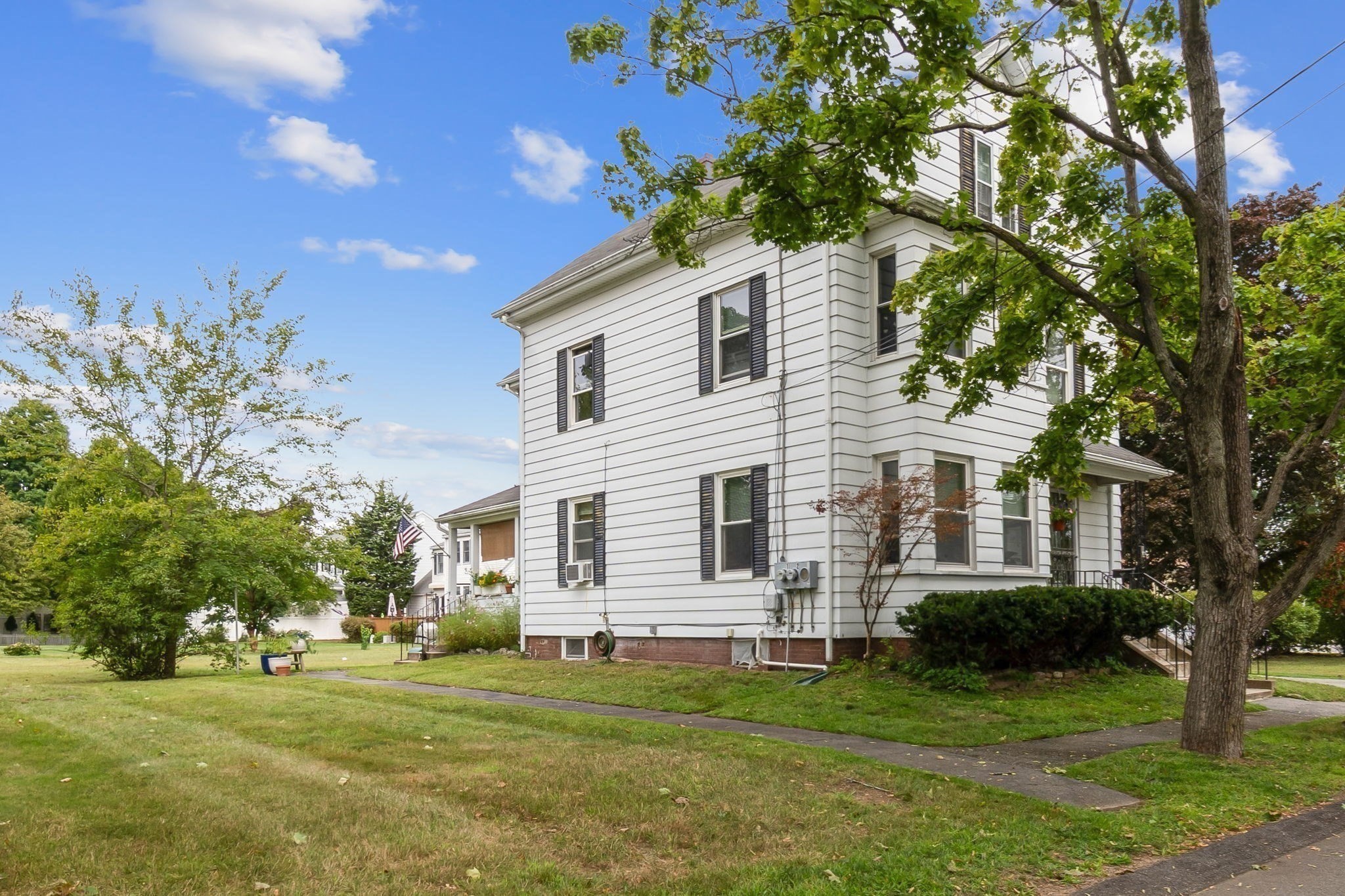6 Mead St # 1