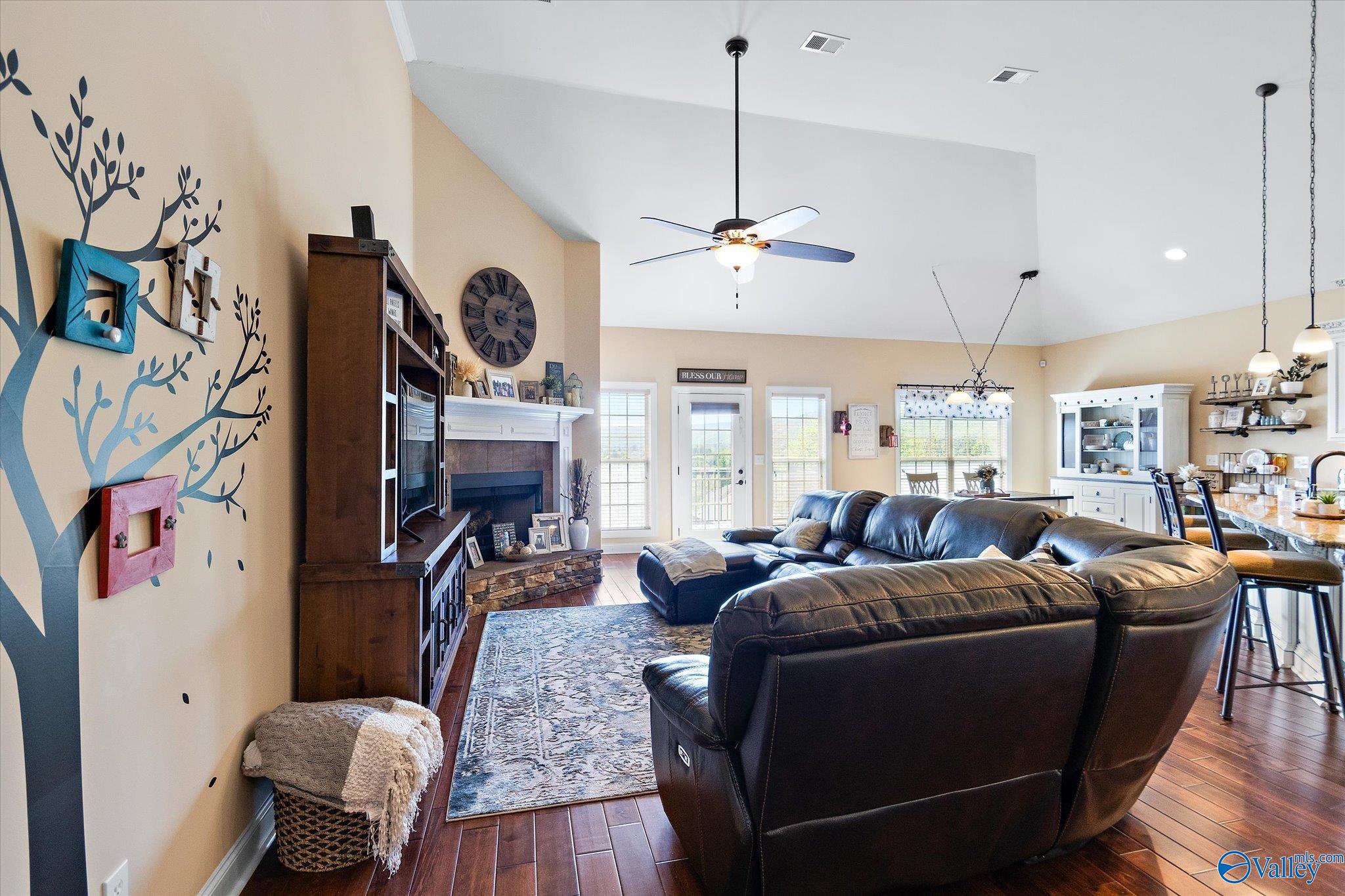 6802 Breyerton Way SE