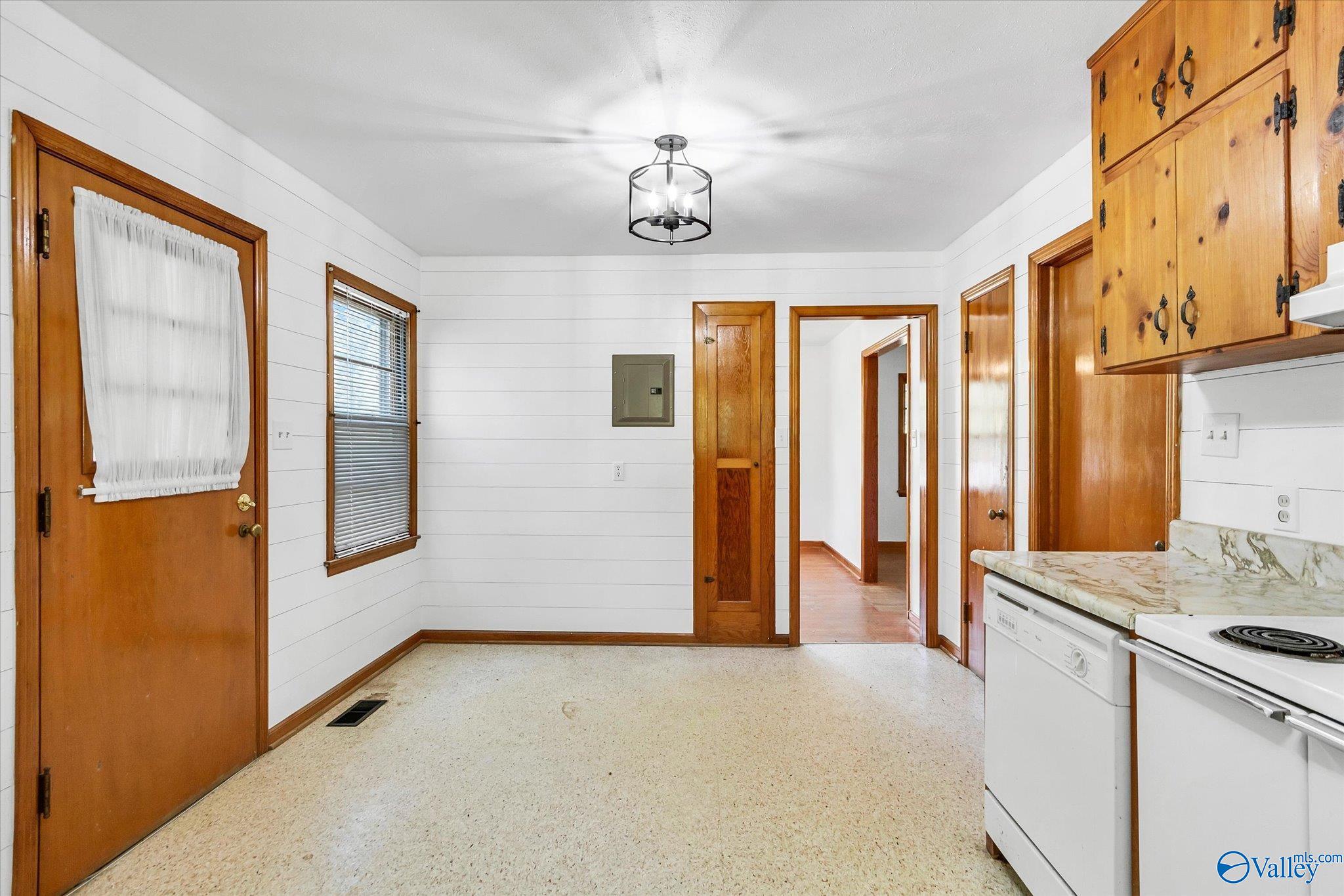 710 NW Monroe Street