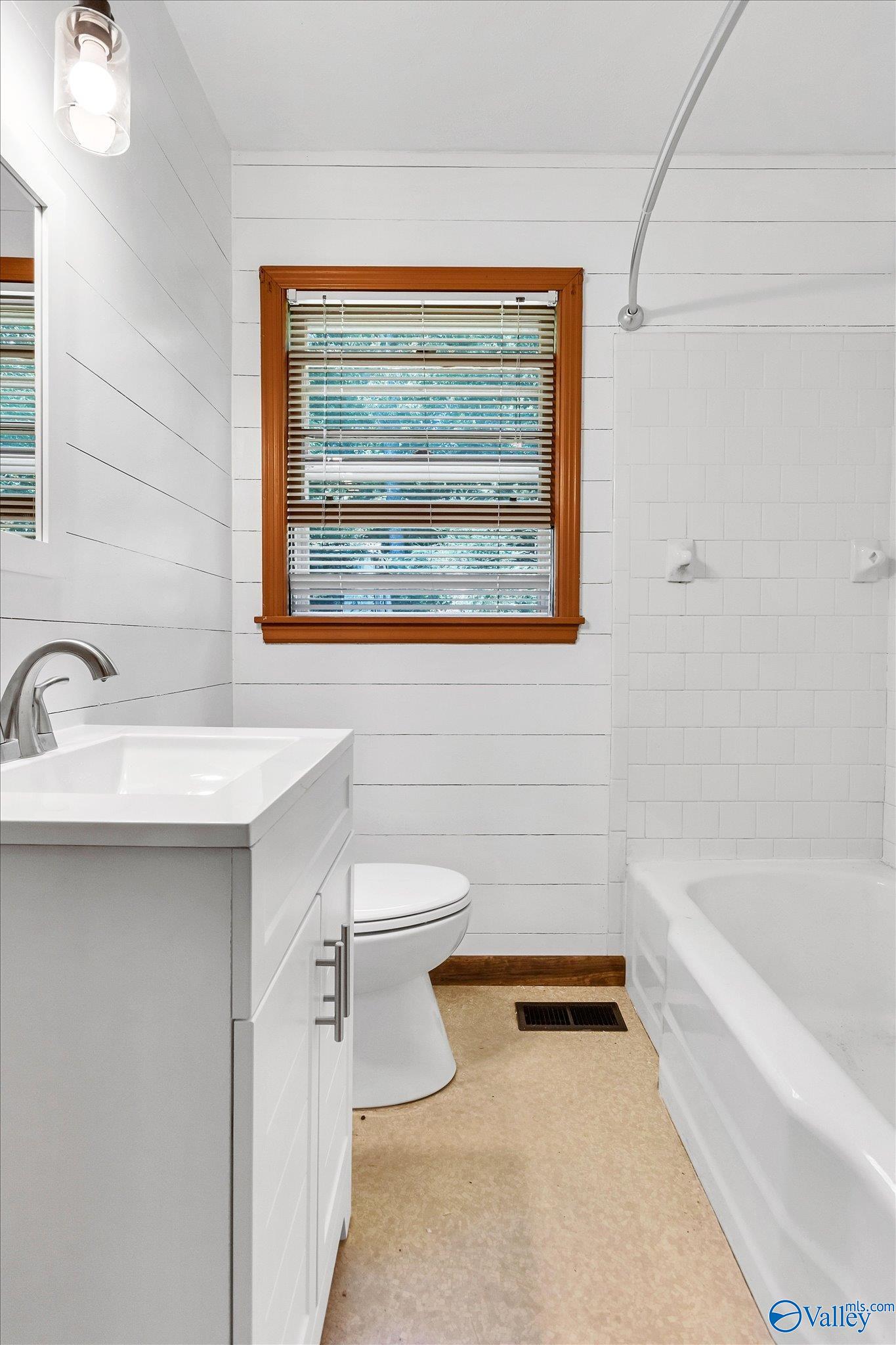 710 NW Monroe Street