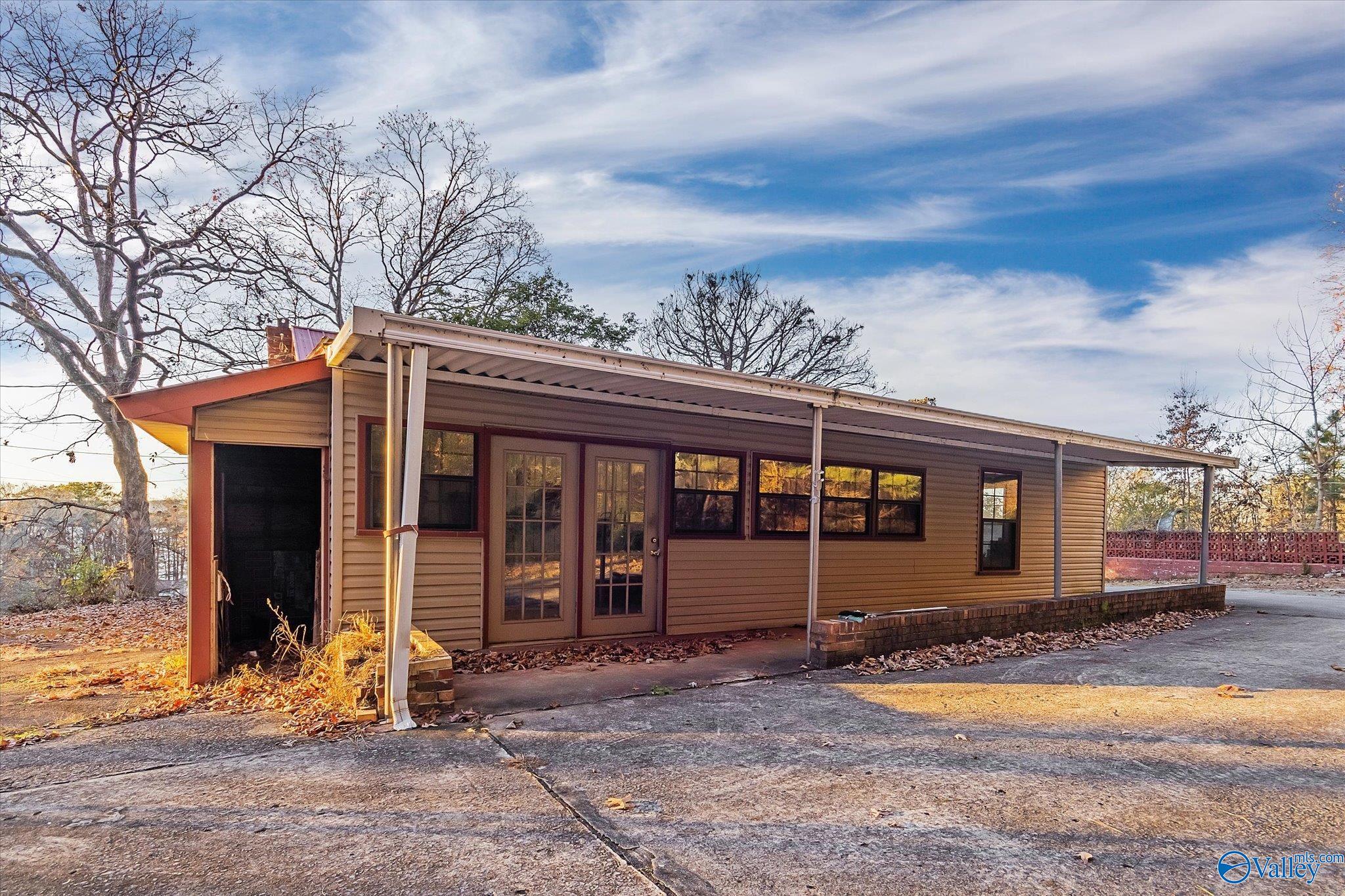 3009 Willow Beach Road