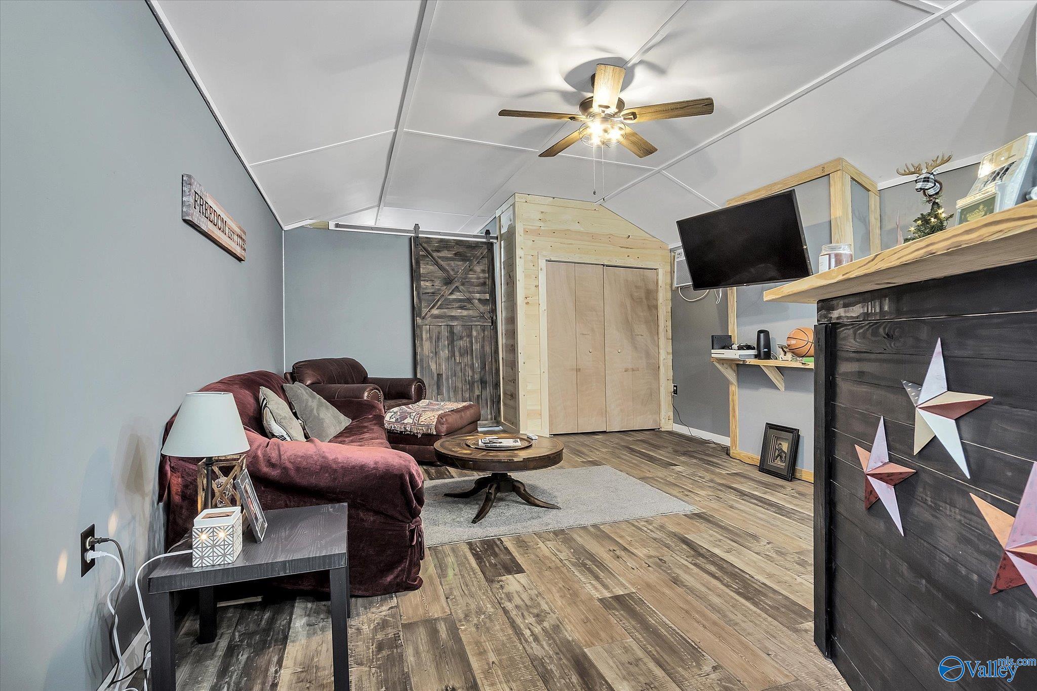 97 Holdbrooks Street