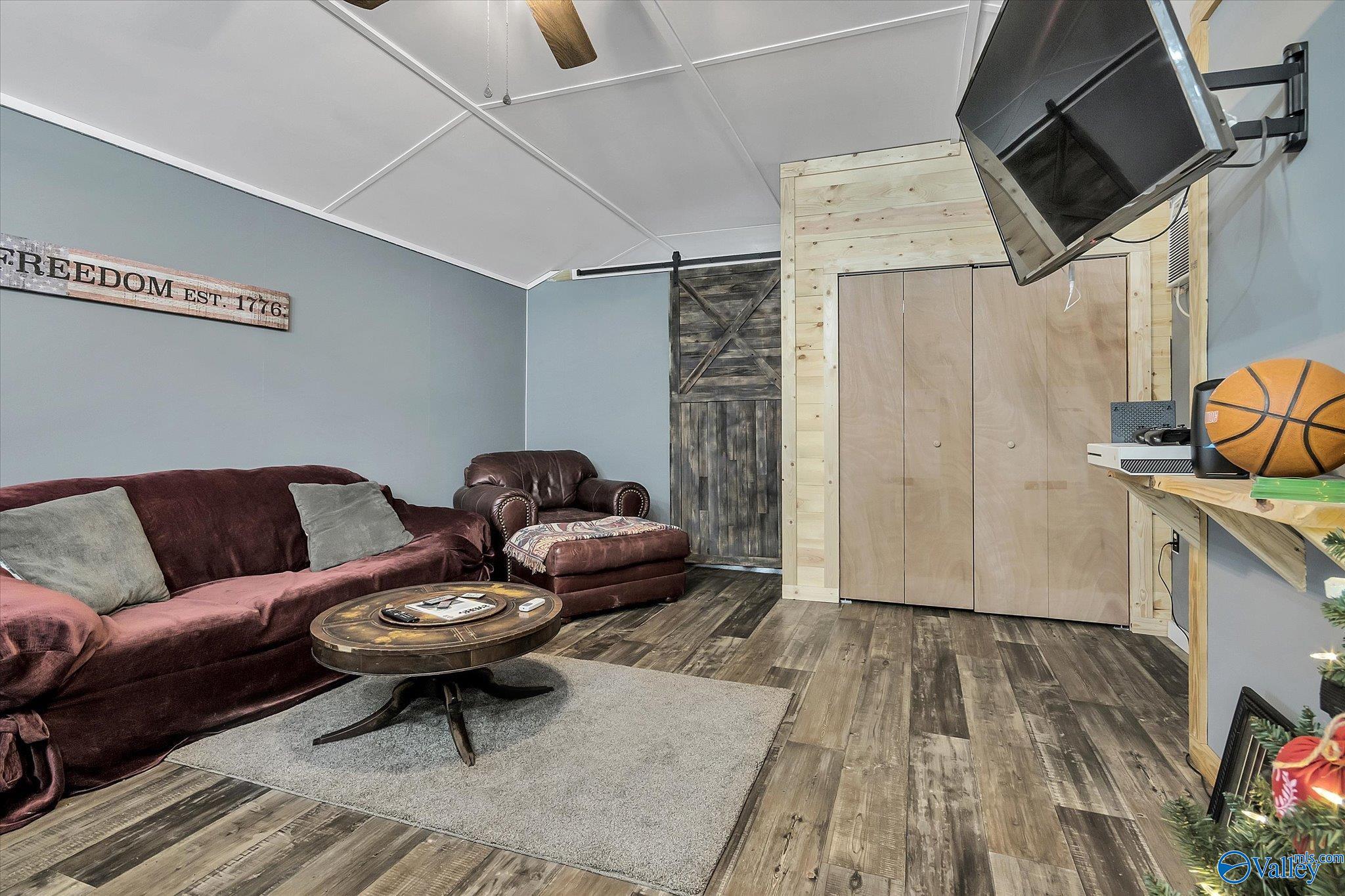 97 Holdbrooks Street