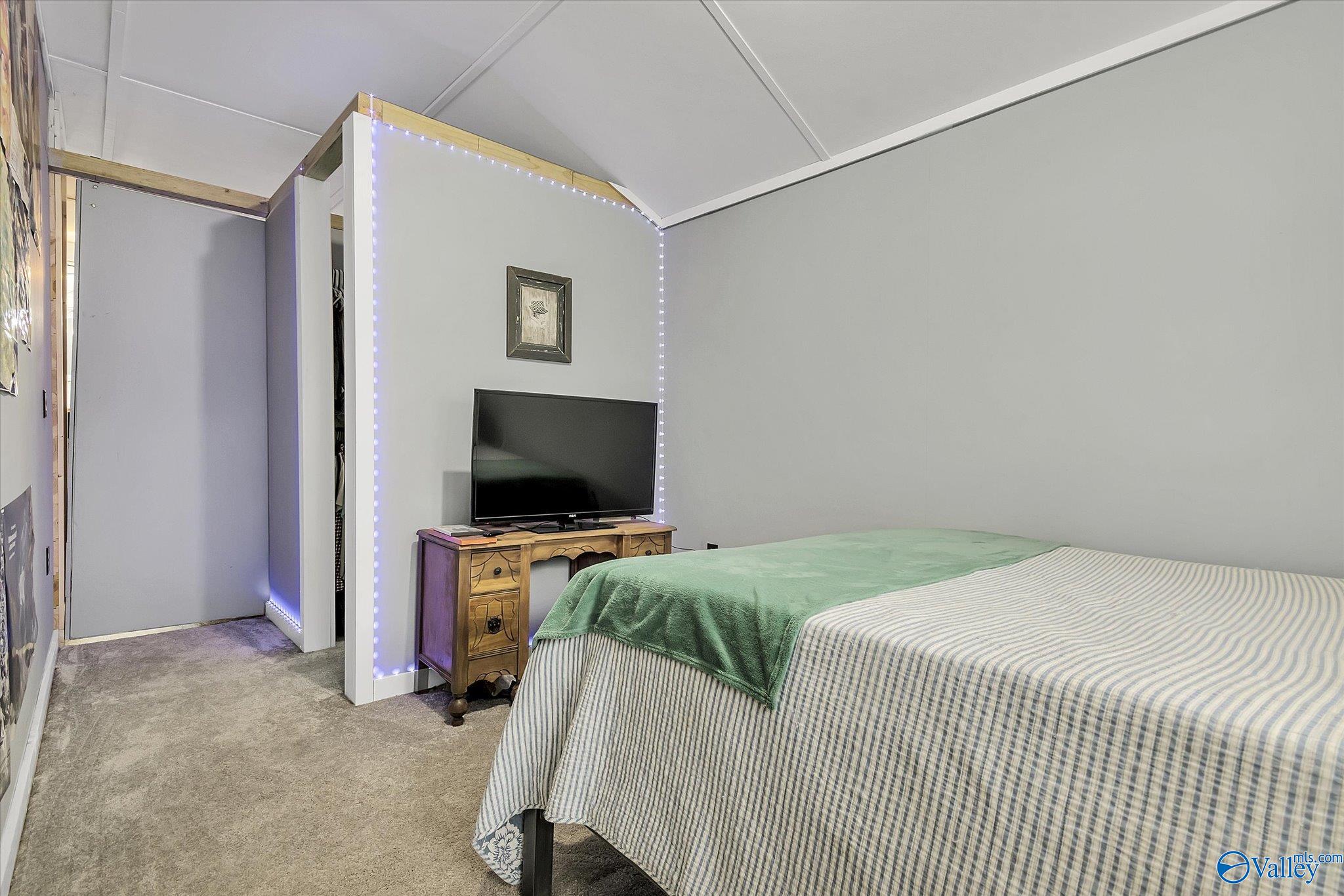 97 Holdbrooks Street