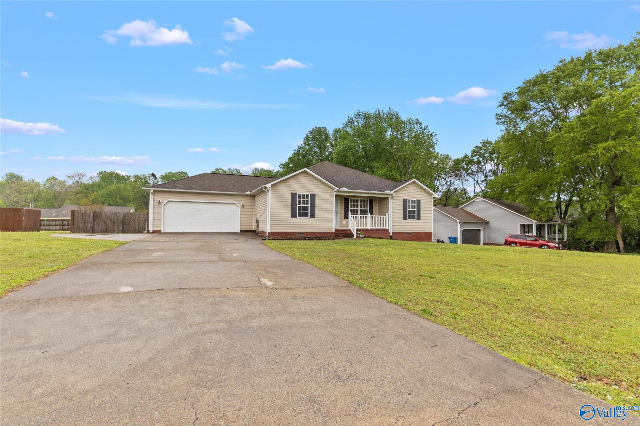 201 Mary Jo Isom Lane