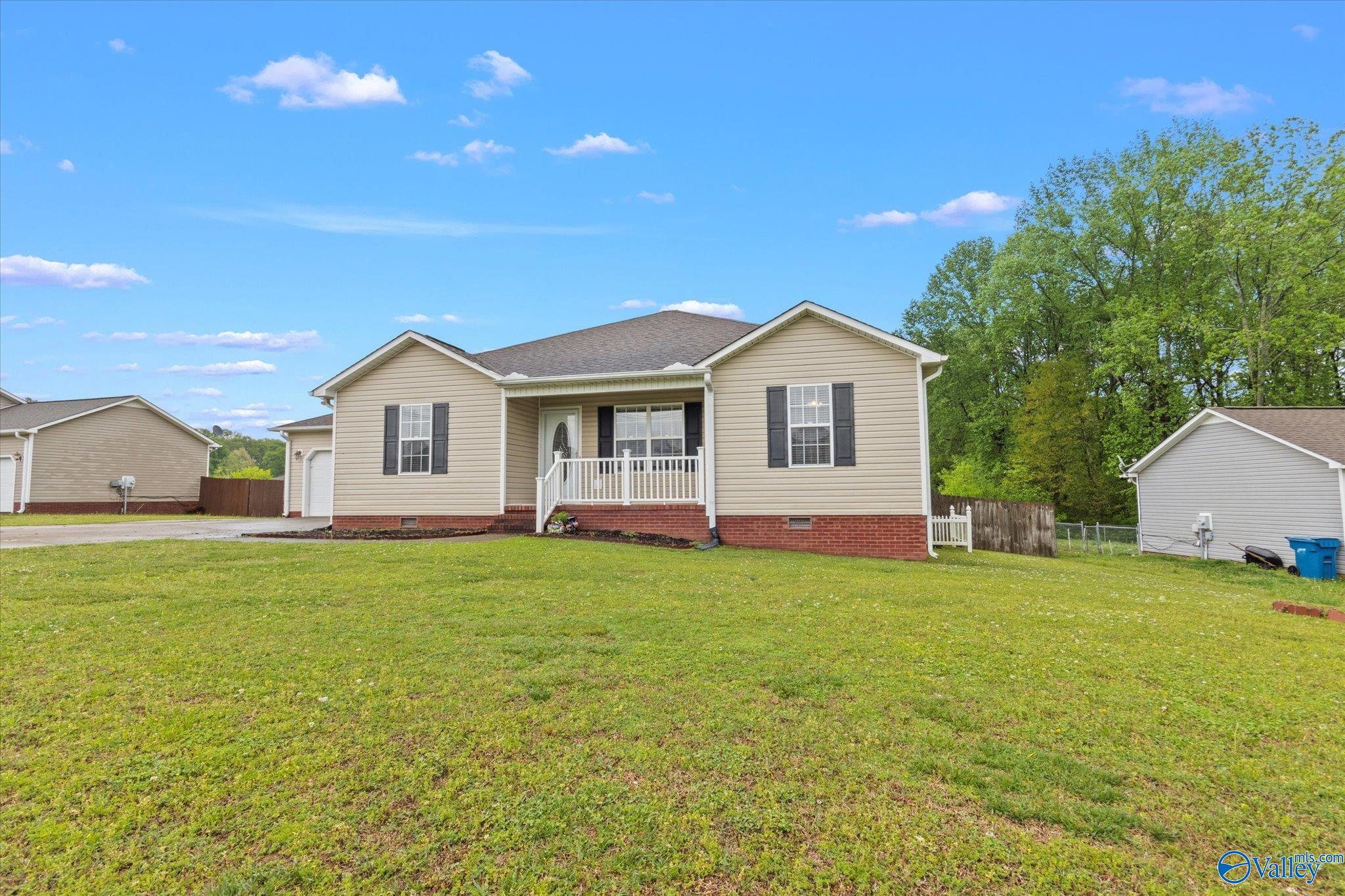 201 Mary Jo Isom Lane