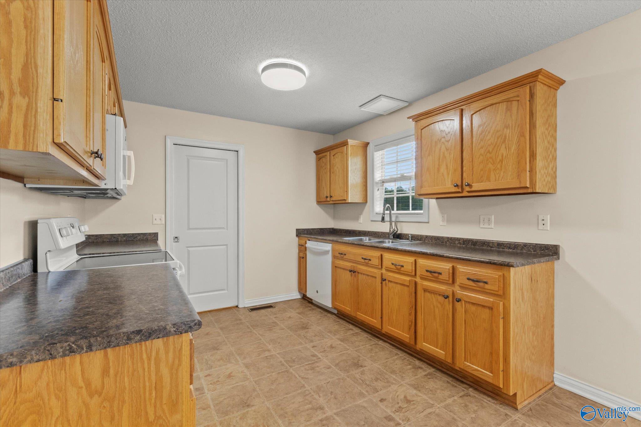 201 Mary Jo Isom Lane