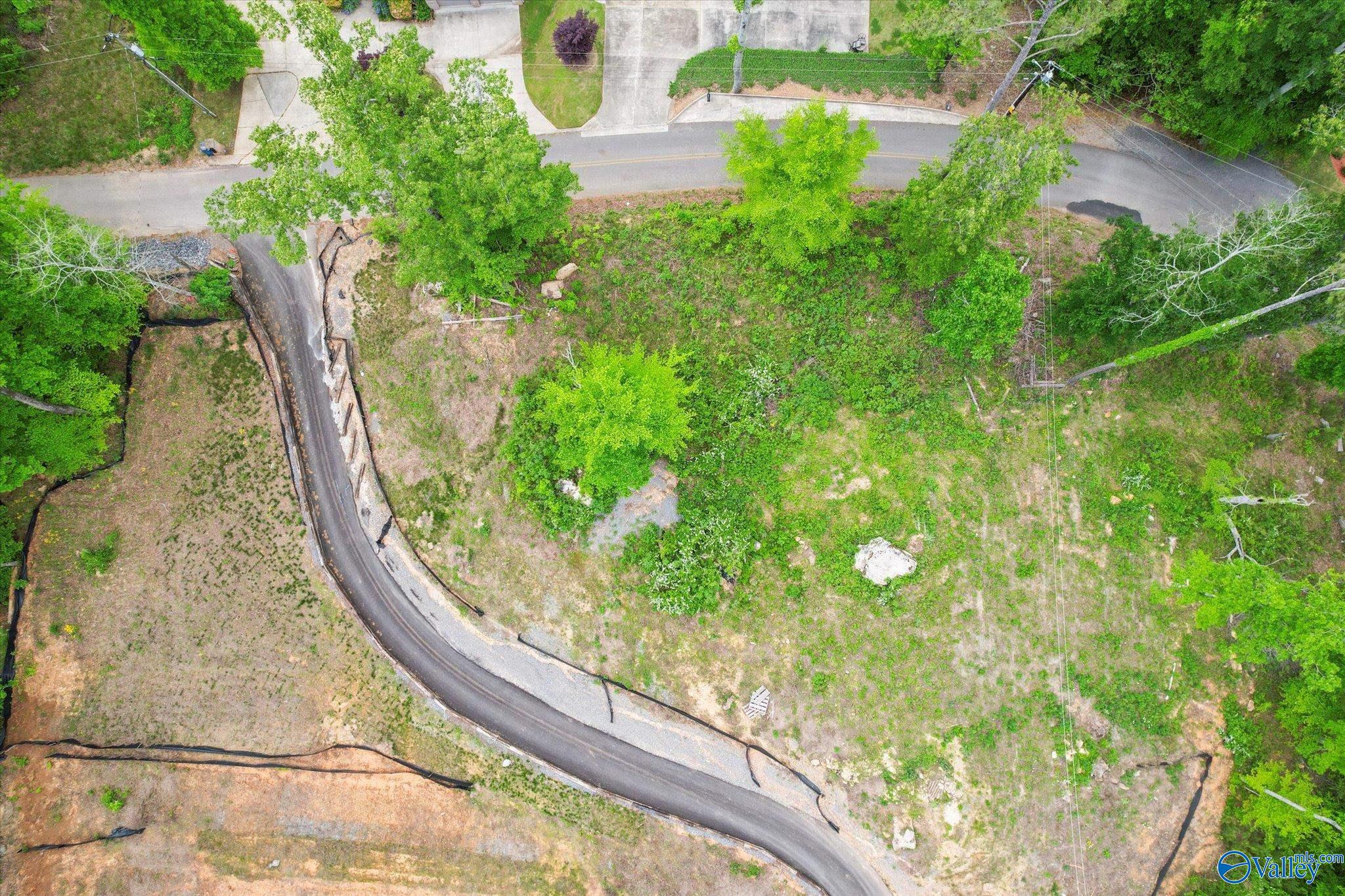 L 4 White Elephant Road