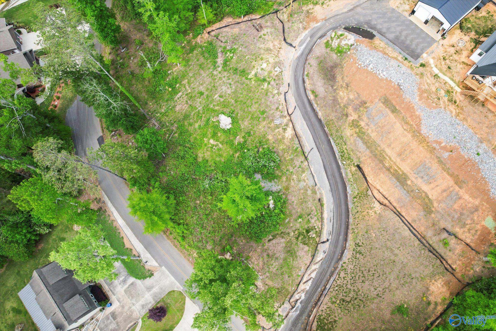 L 4 White Elephant Road