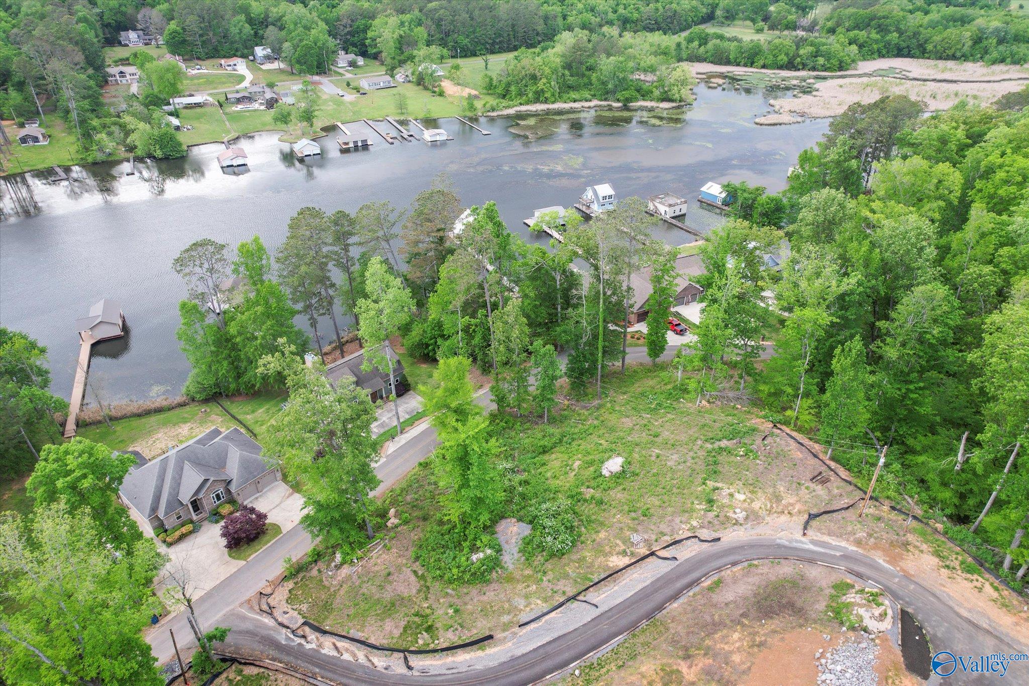 L 4 White Elephant Road