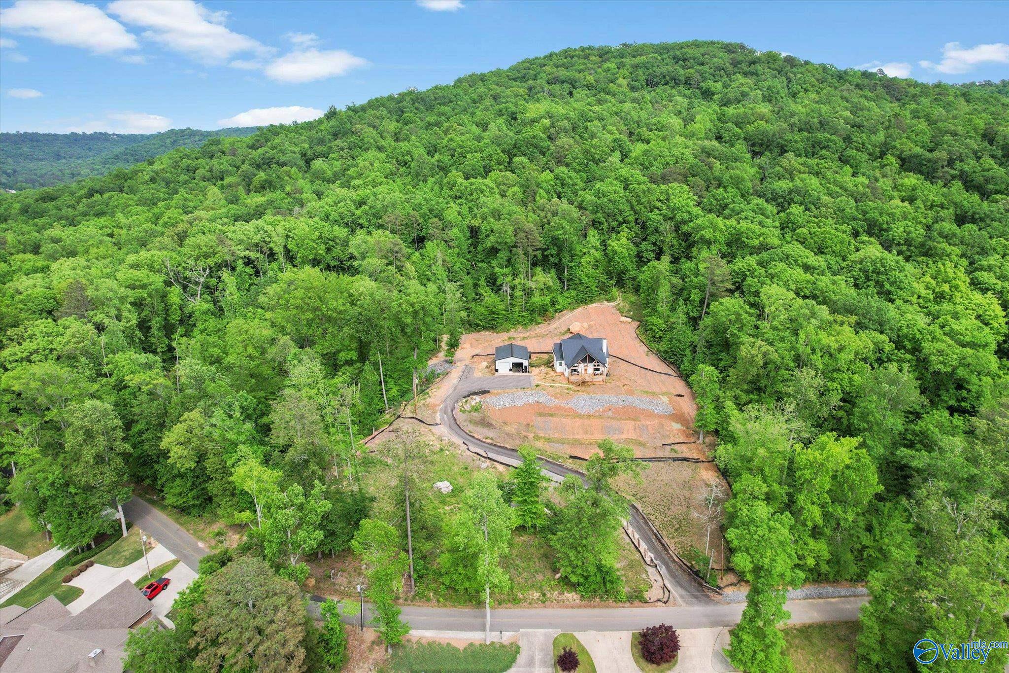 L 4 White Elephant Road