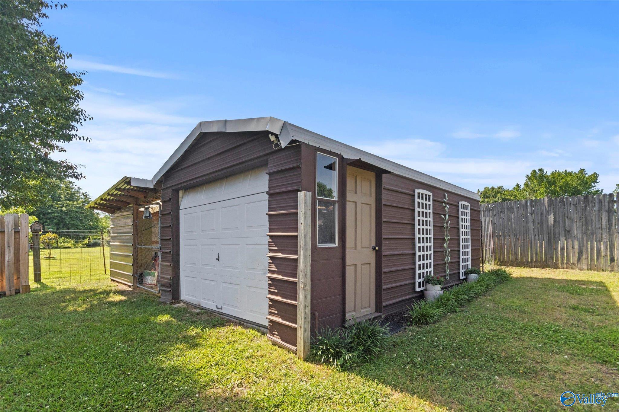 7498 Section Line Road