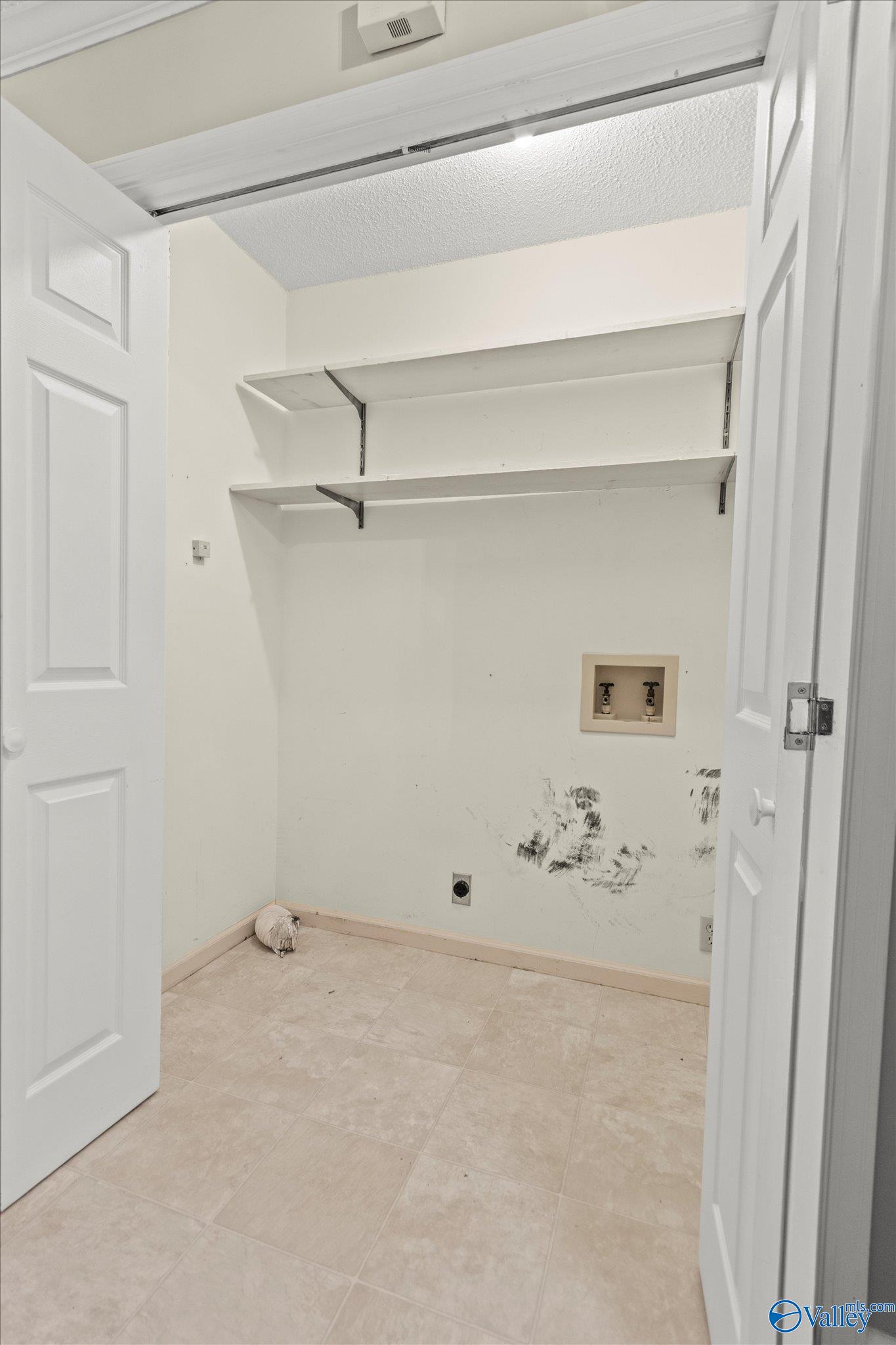 2039 Hickory Trail NE