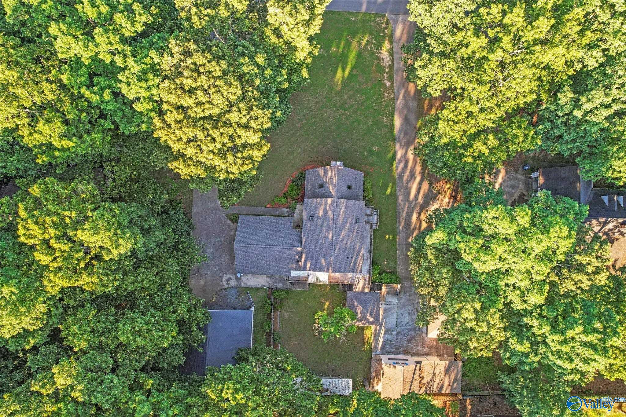 2039 Hickory Trail NE