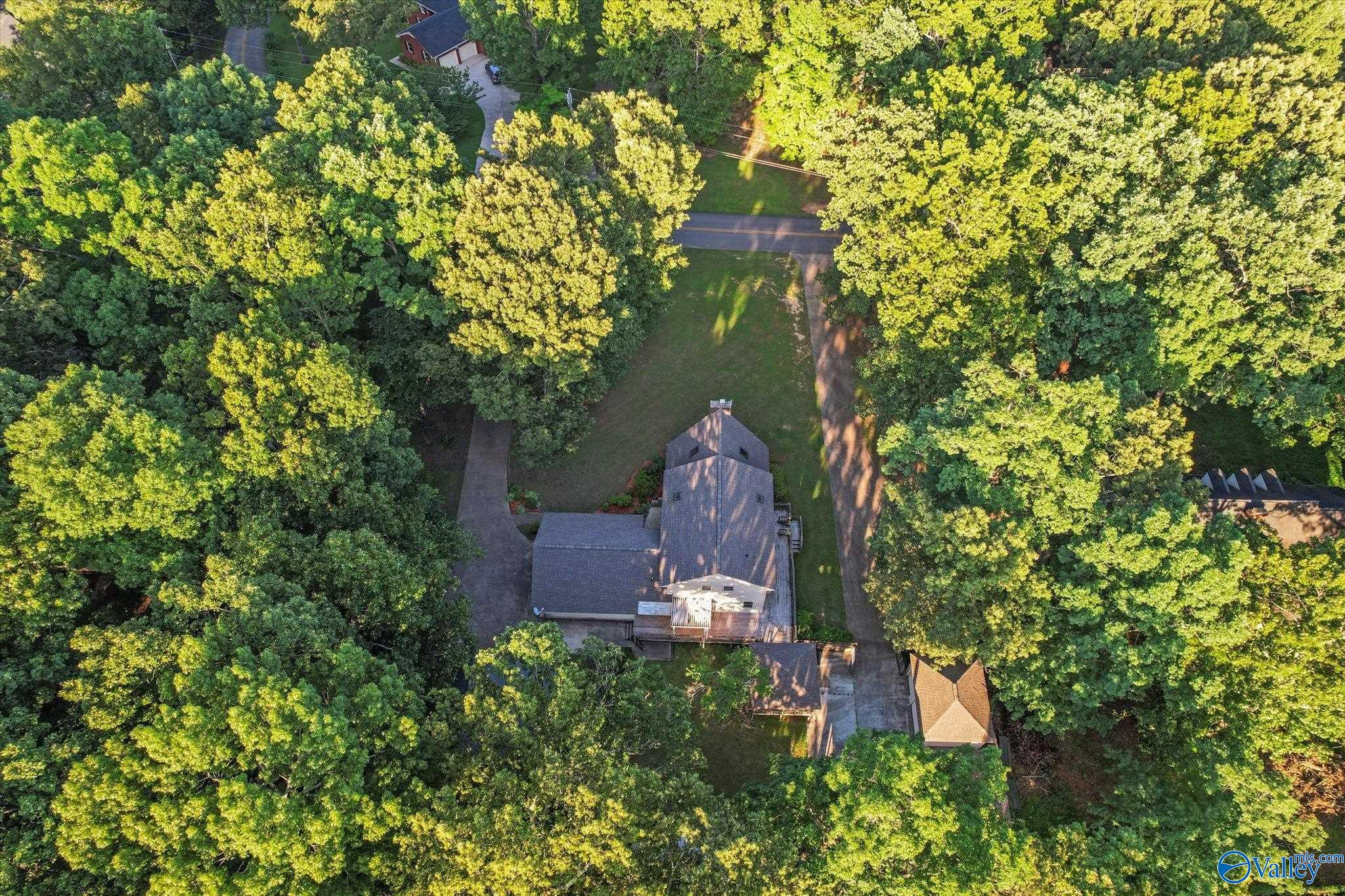 2039 Hickory Trail NE