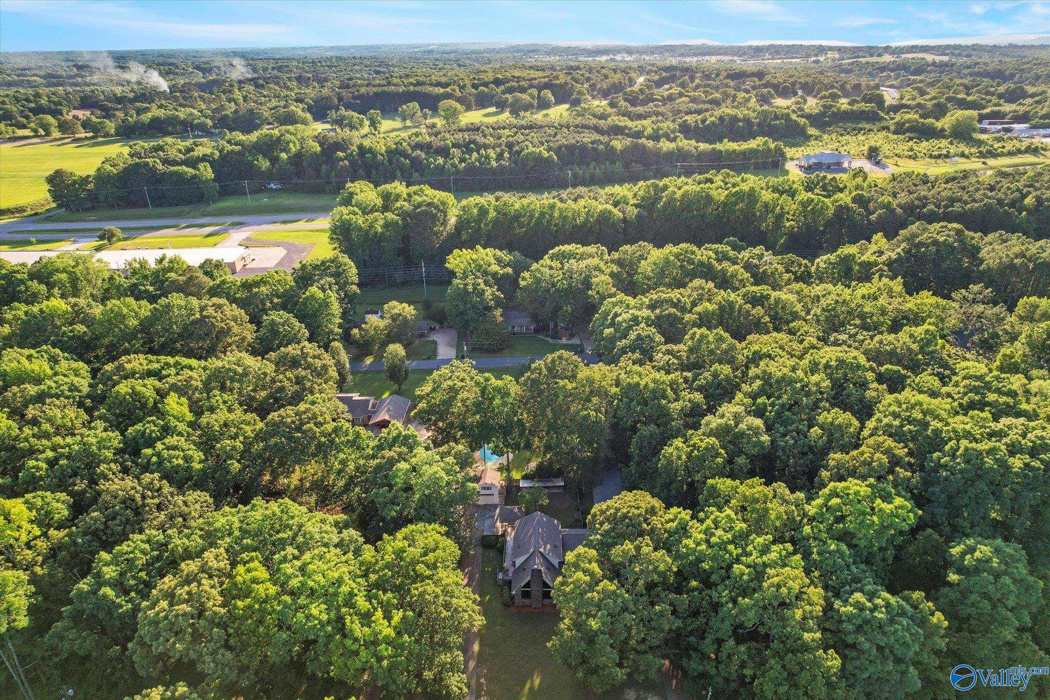 2039 Hickory Trail NE