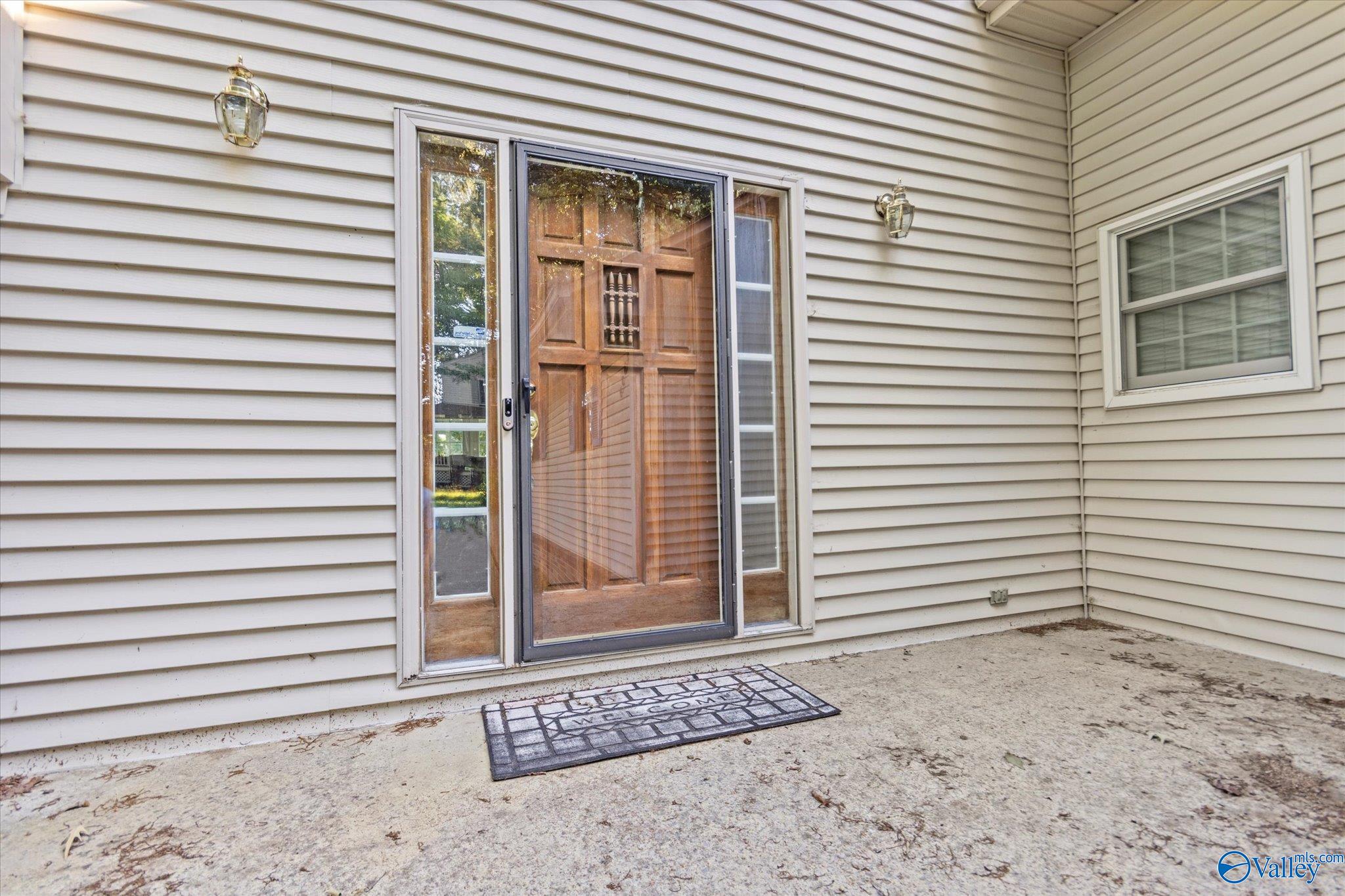 2039 Hickory Trail NE