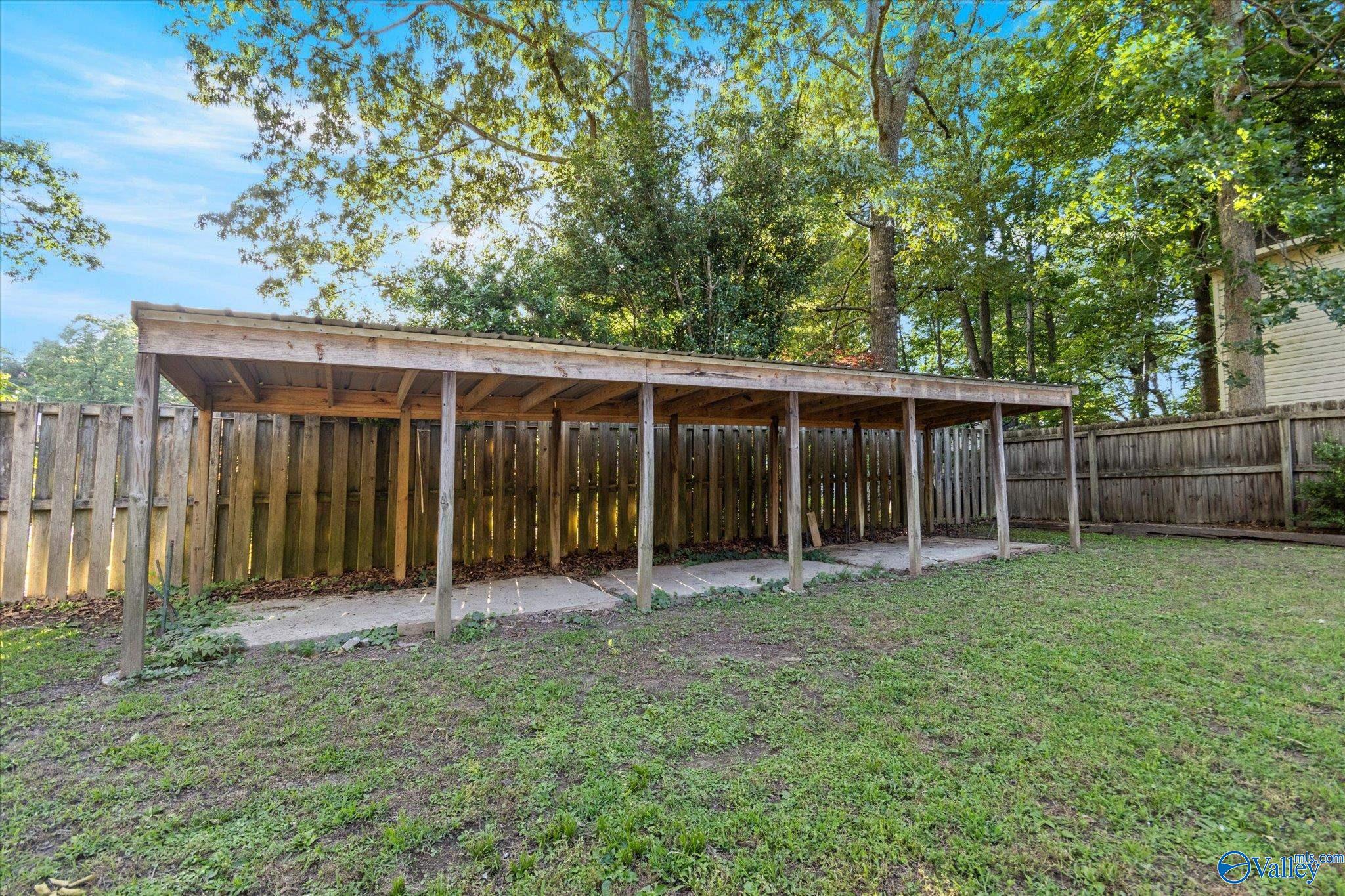 2039 Hickory Trail NE