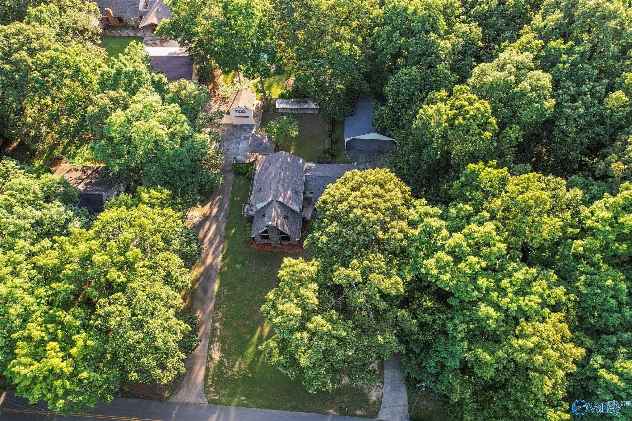 2039 Hickory Trail NE