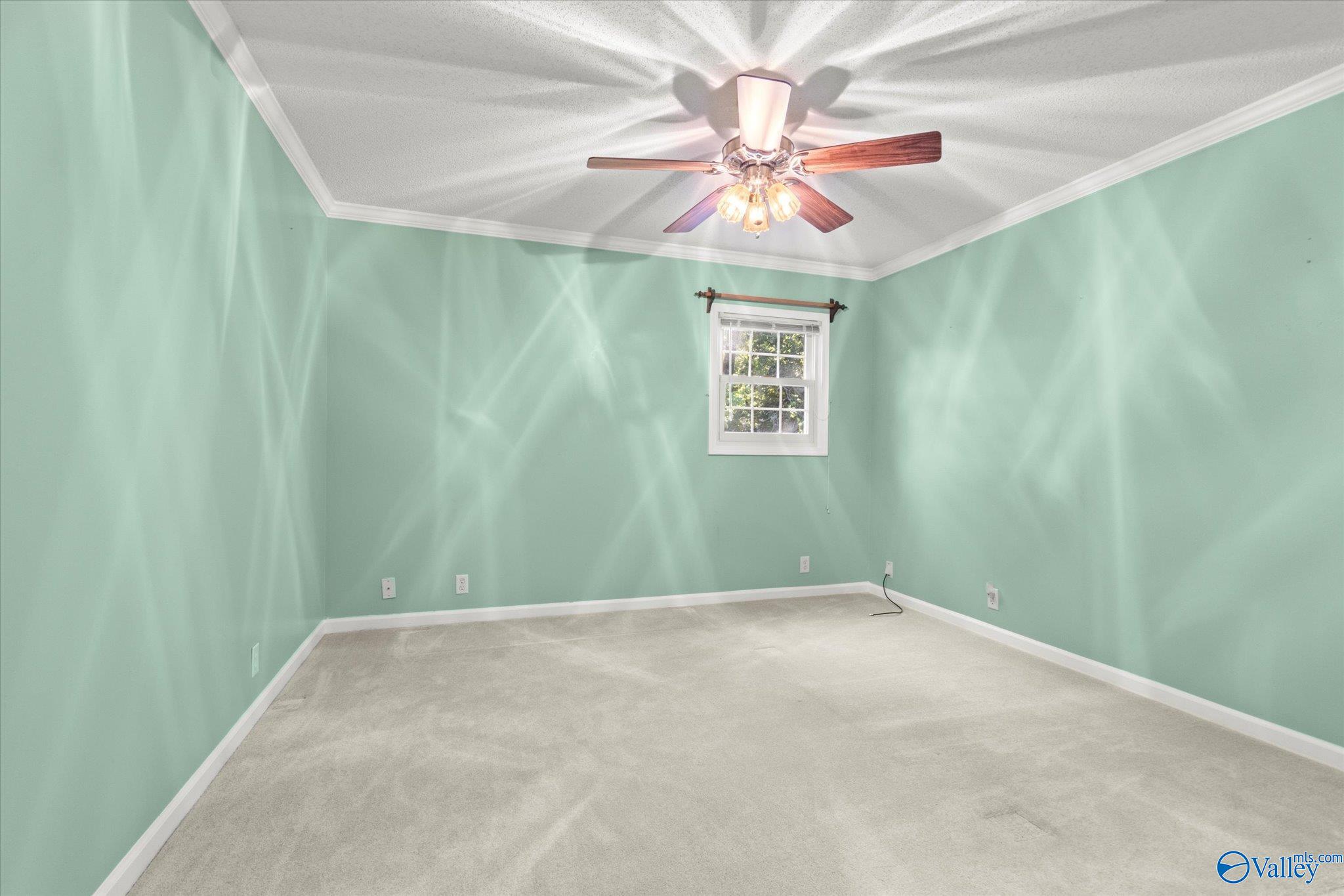 2039 Hickory Trail NE