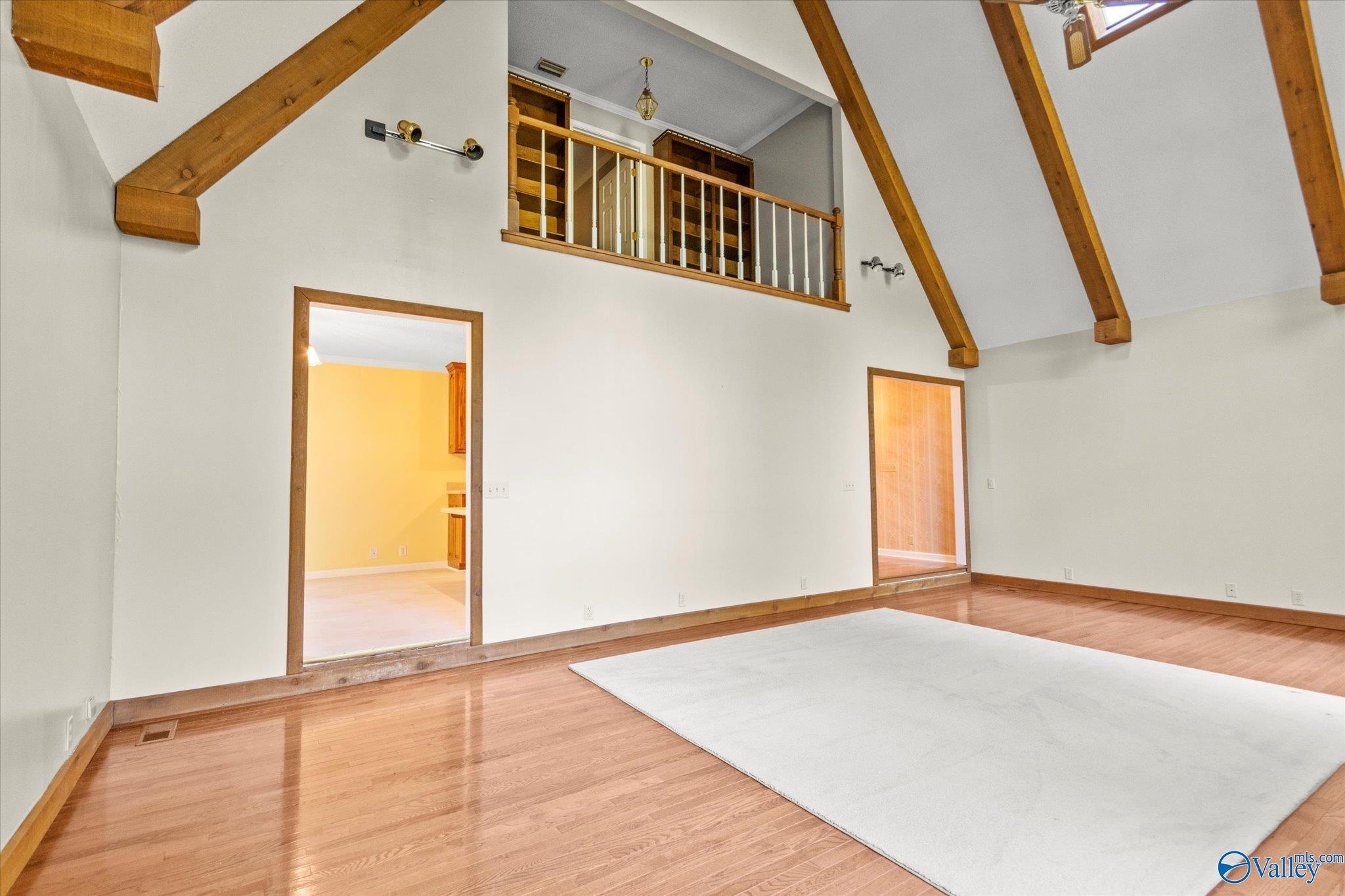 2039 Hickory Trail NE