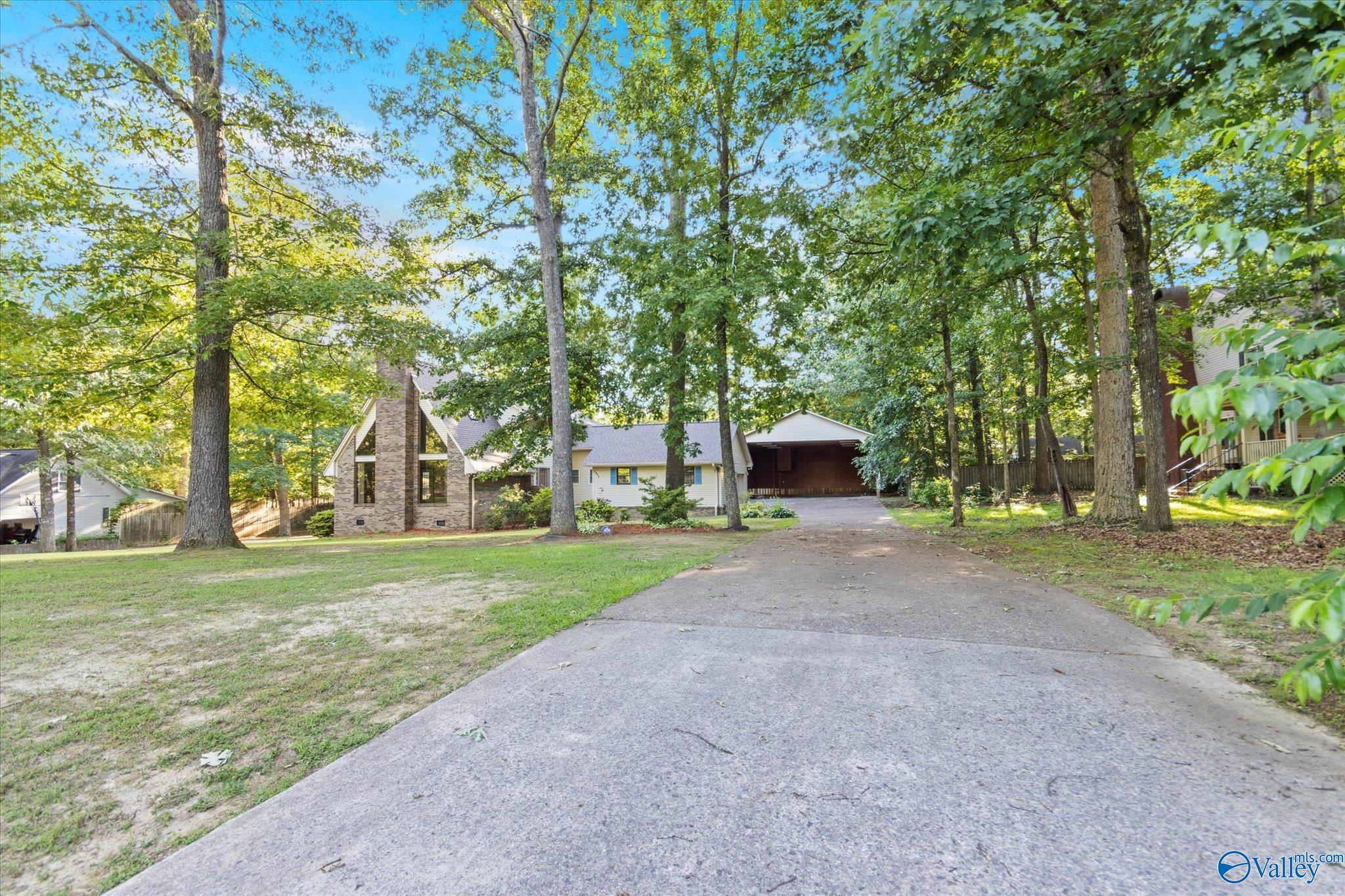 2039 Hickory Trail NE