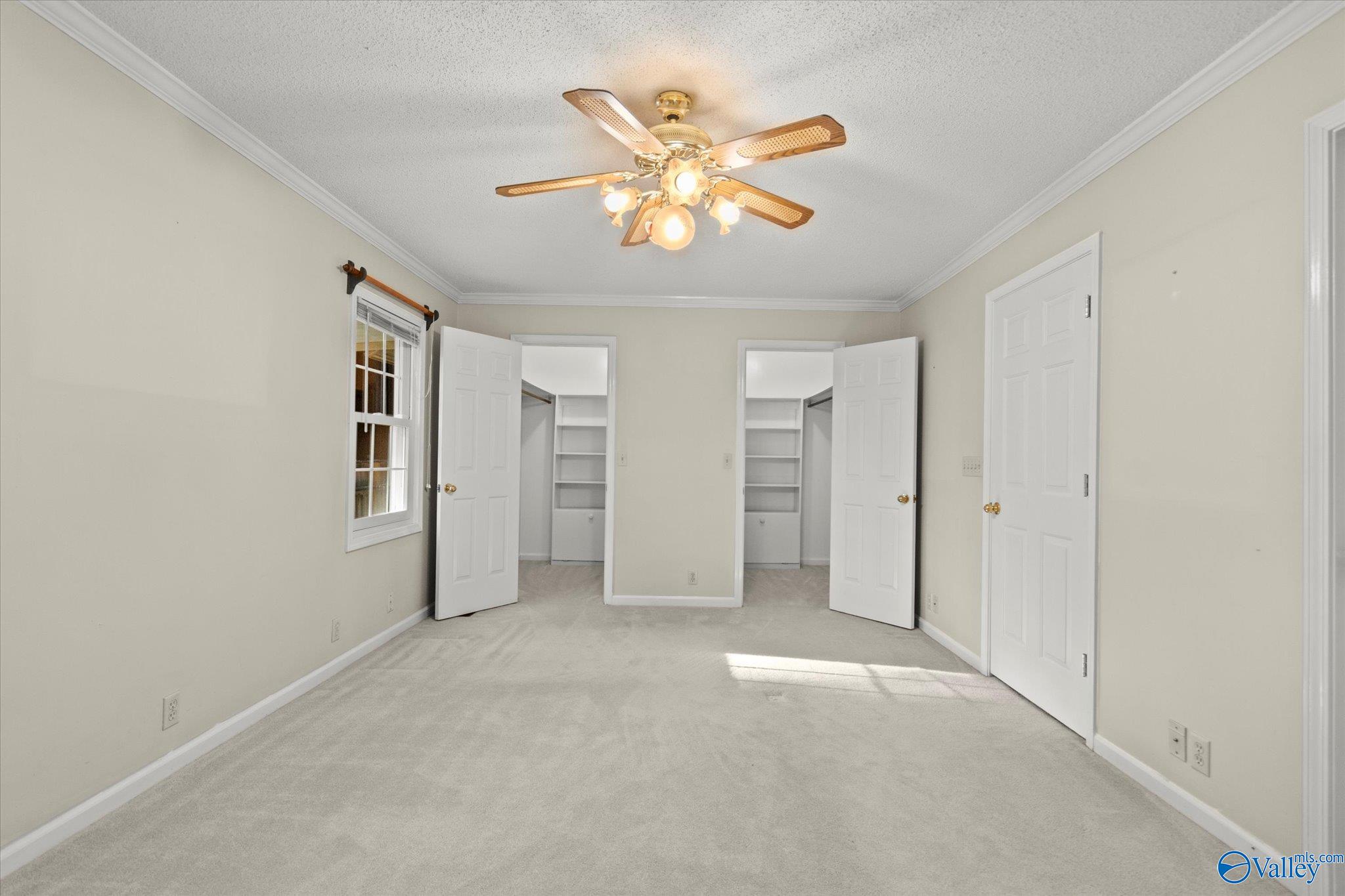 2039 Hickory Trail NE