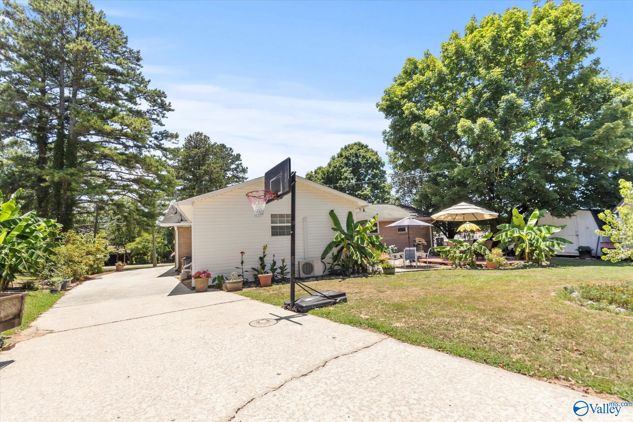 4500 Mountain Crest Drive