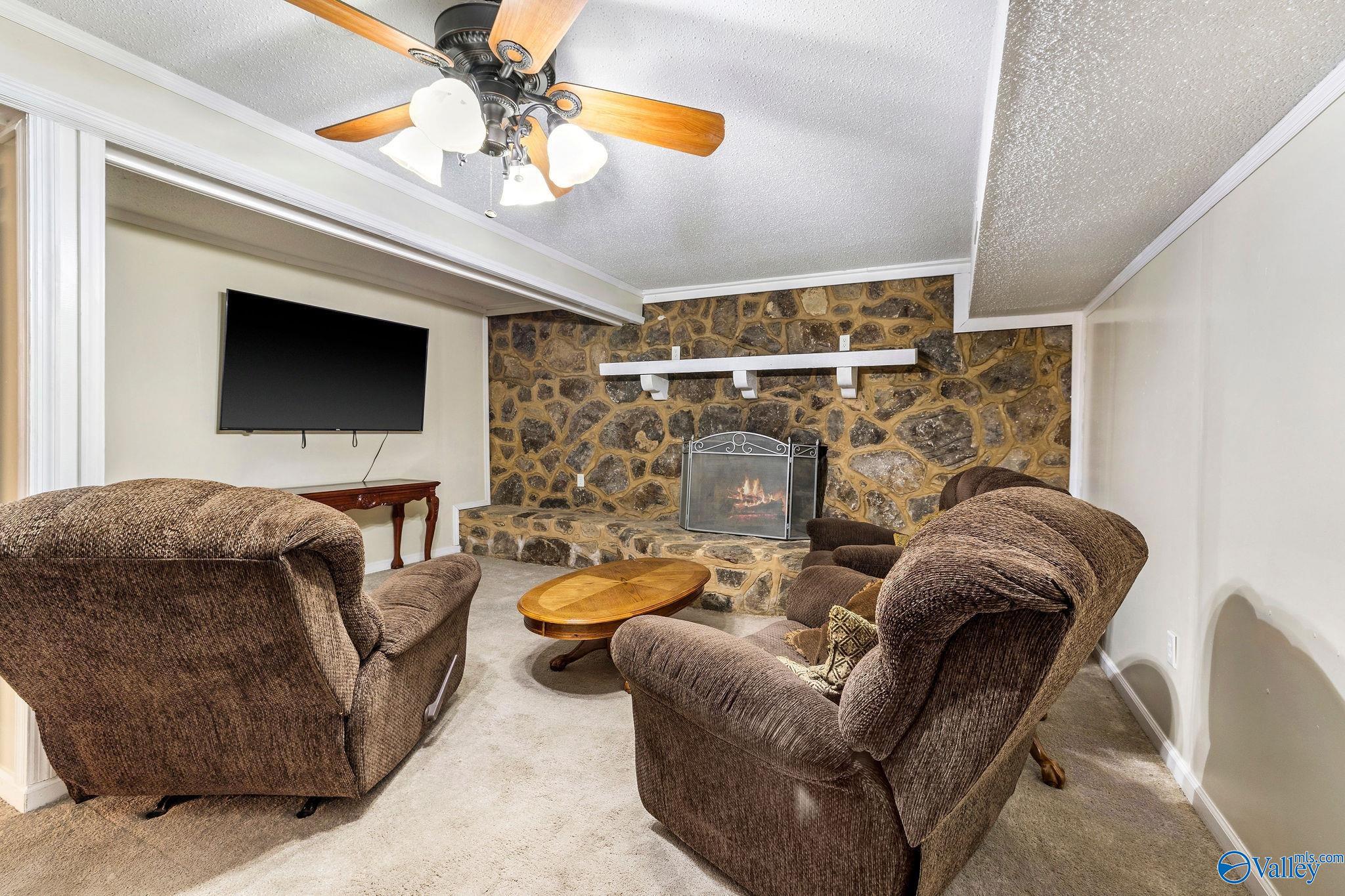 1152 Floyd Drive