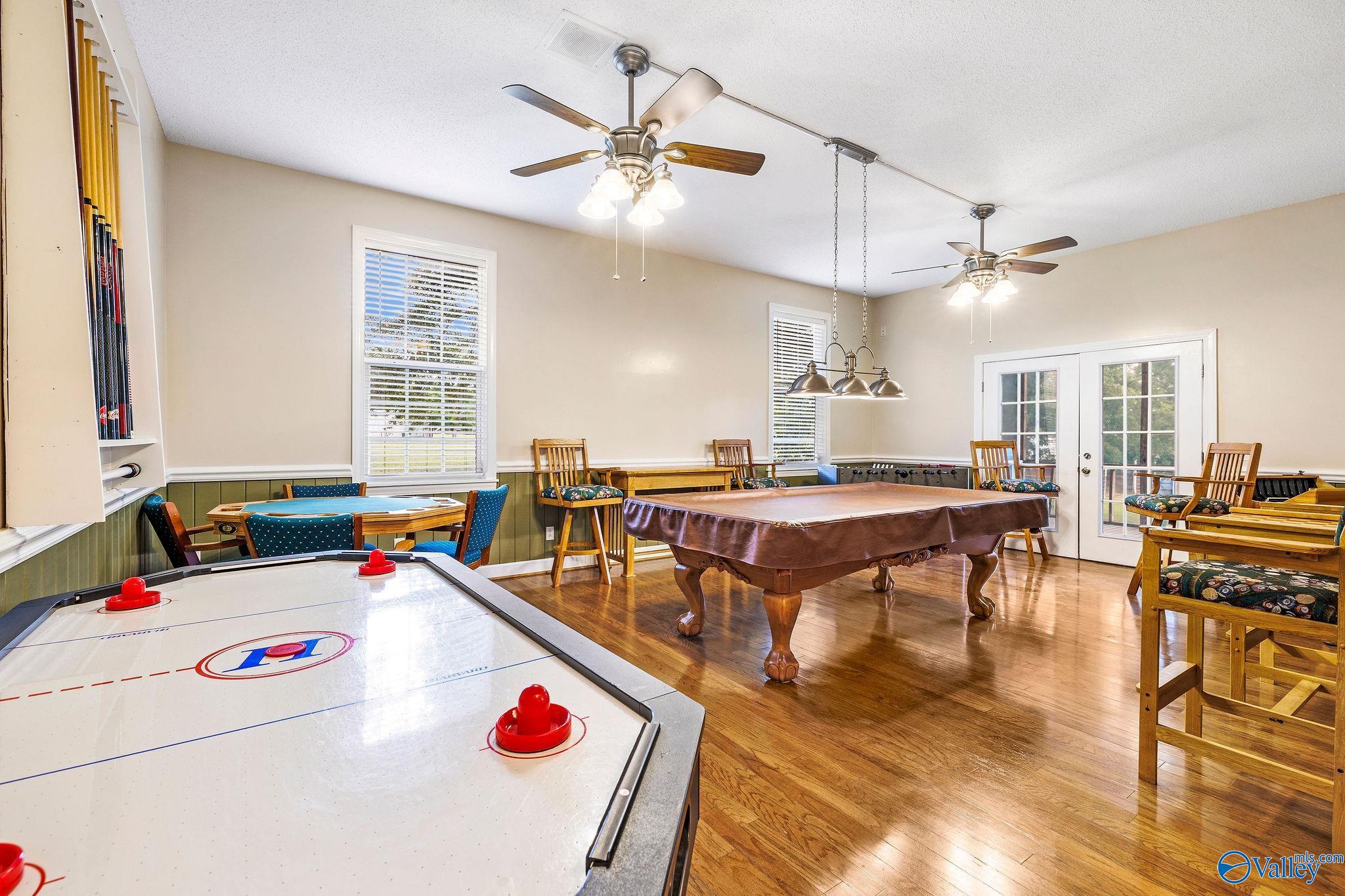 1152 Floyd Drive