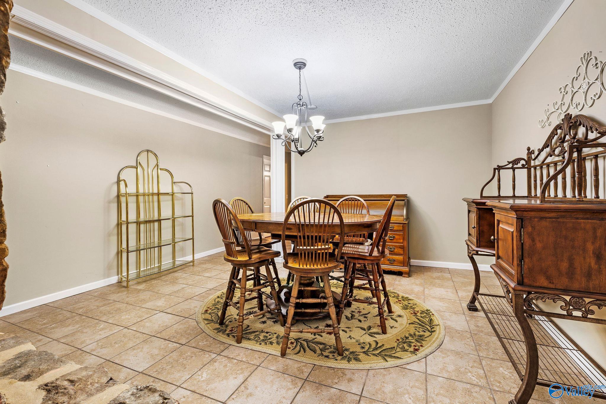 1152 Floyd Drive