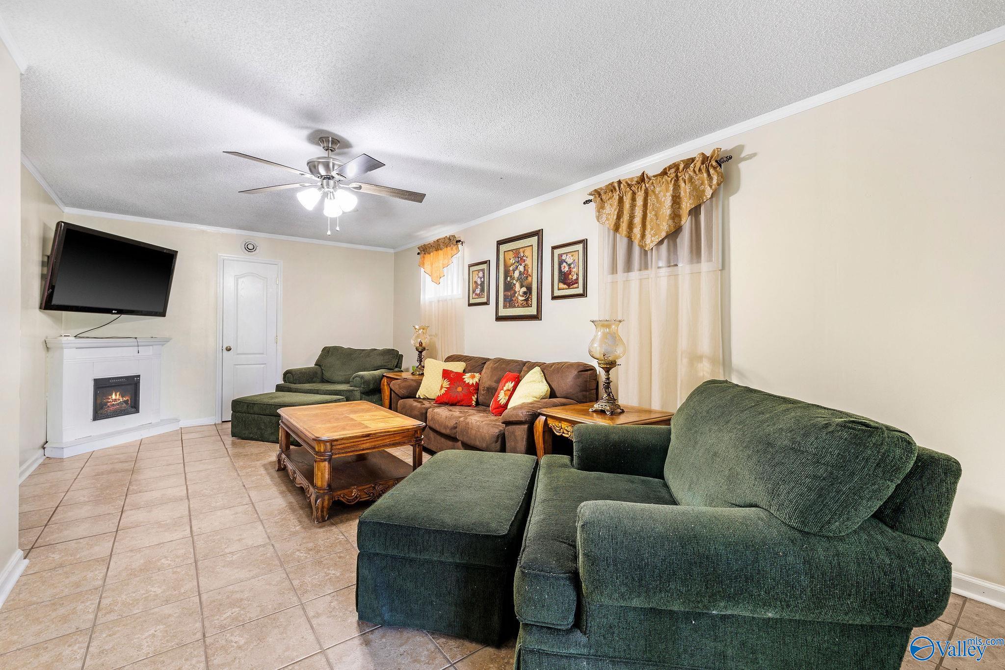 1152 Floyd Drive