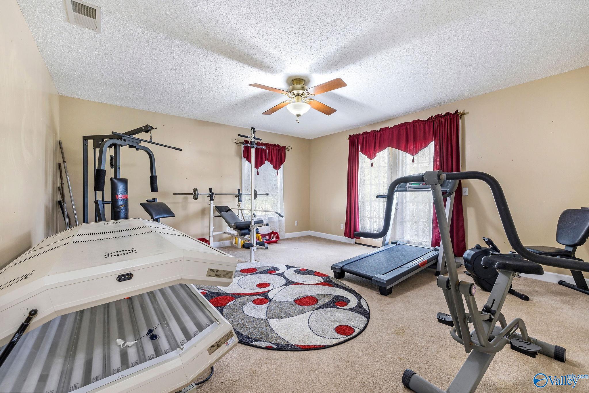 1152 Floyd Drive