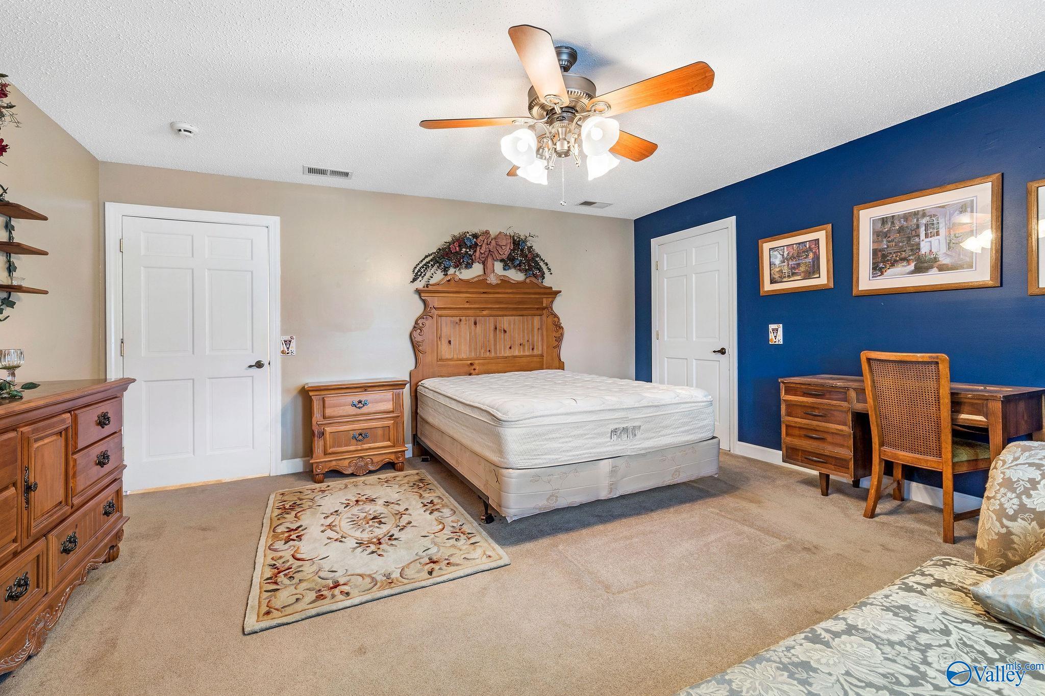 1152 Floyd Drive