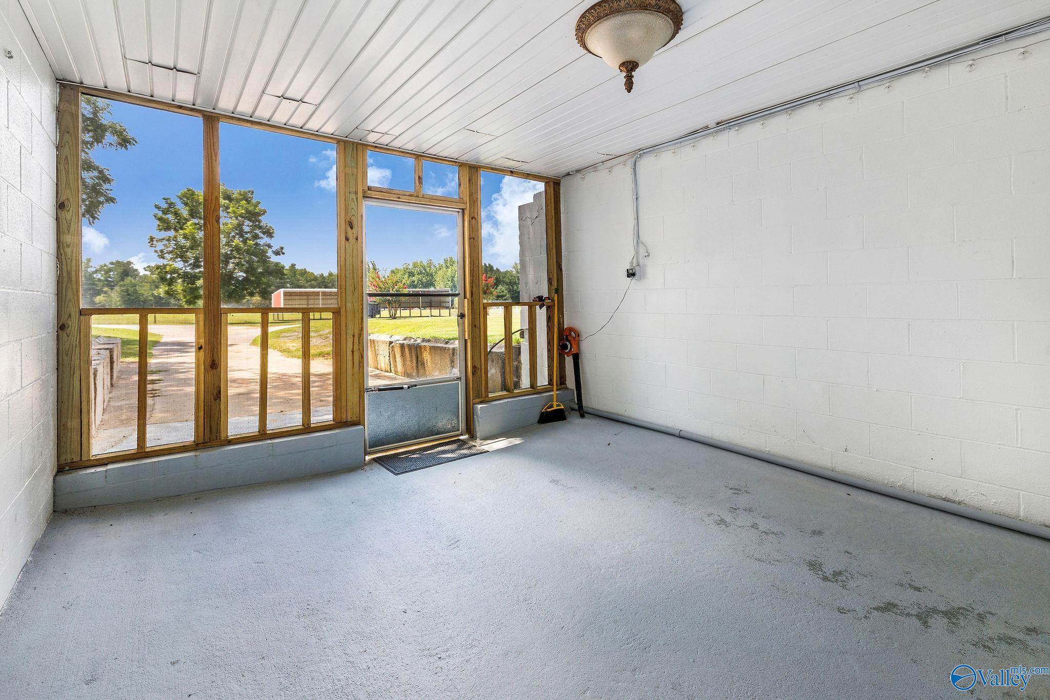1152 Floyd Drive