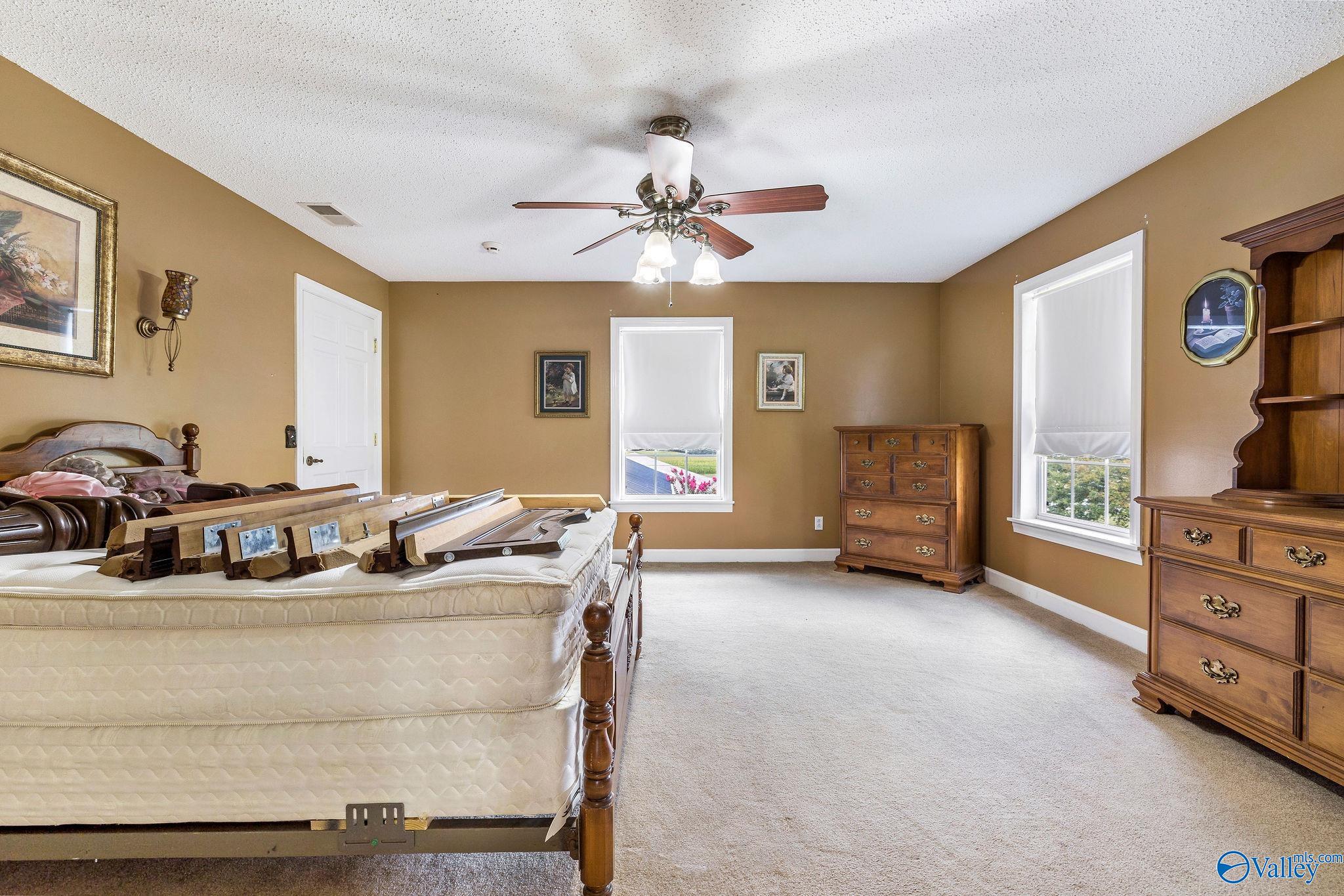 1152 Floyd Drive