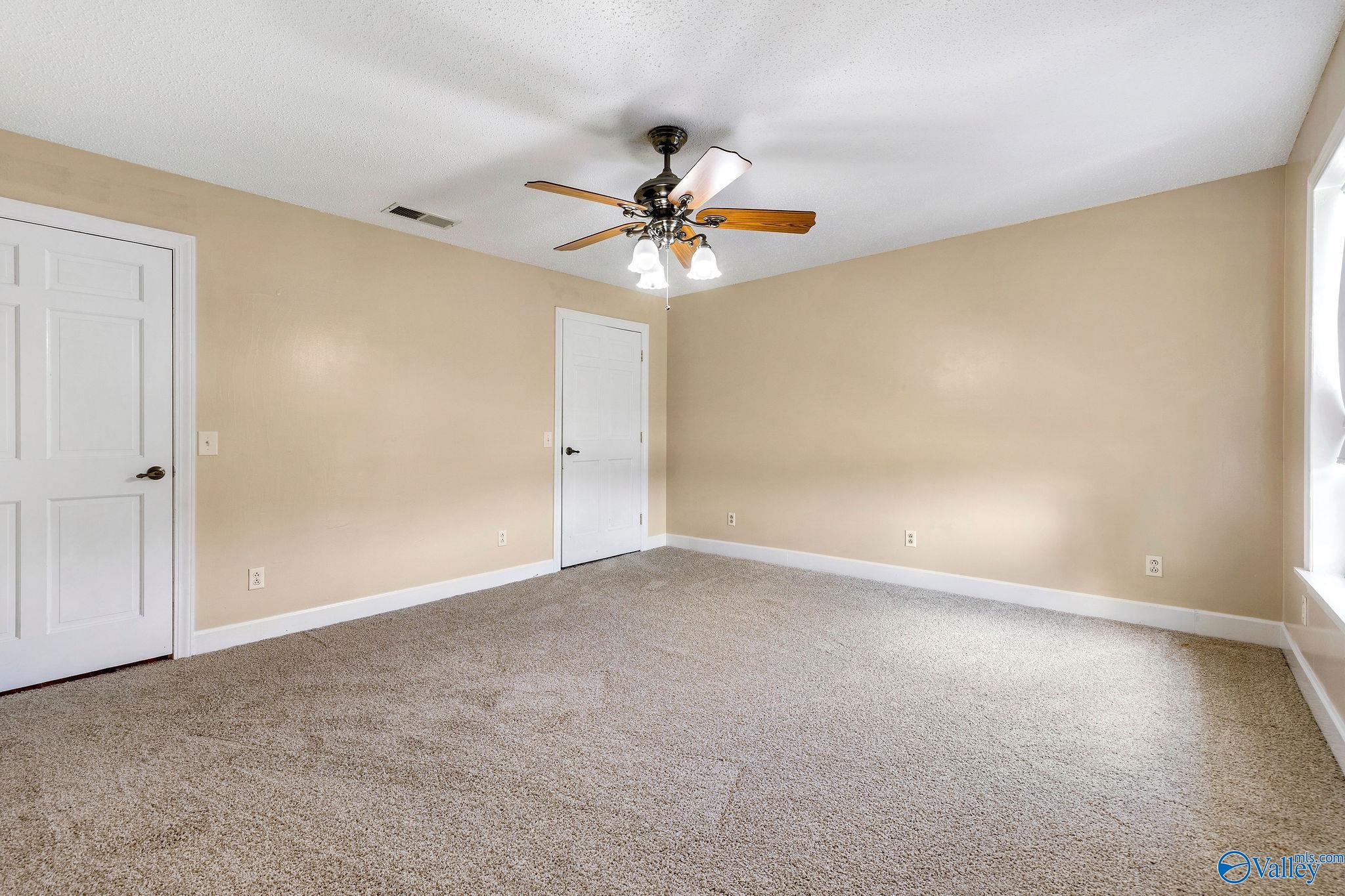 1152 Floyd Drive