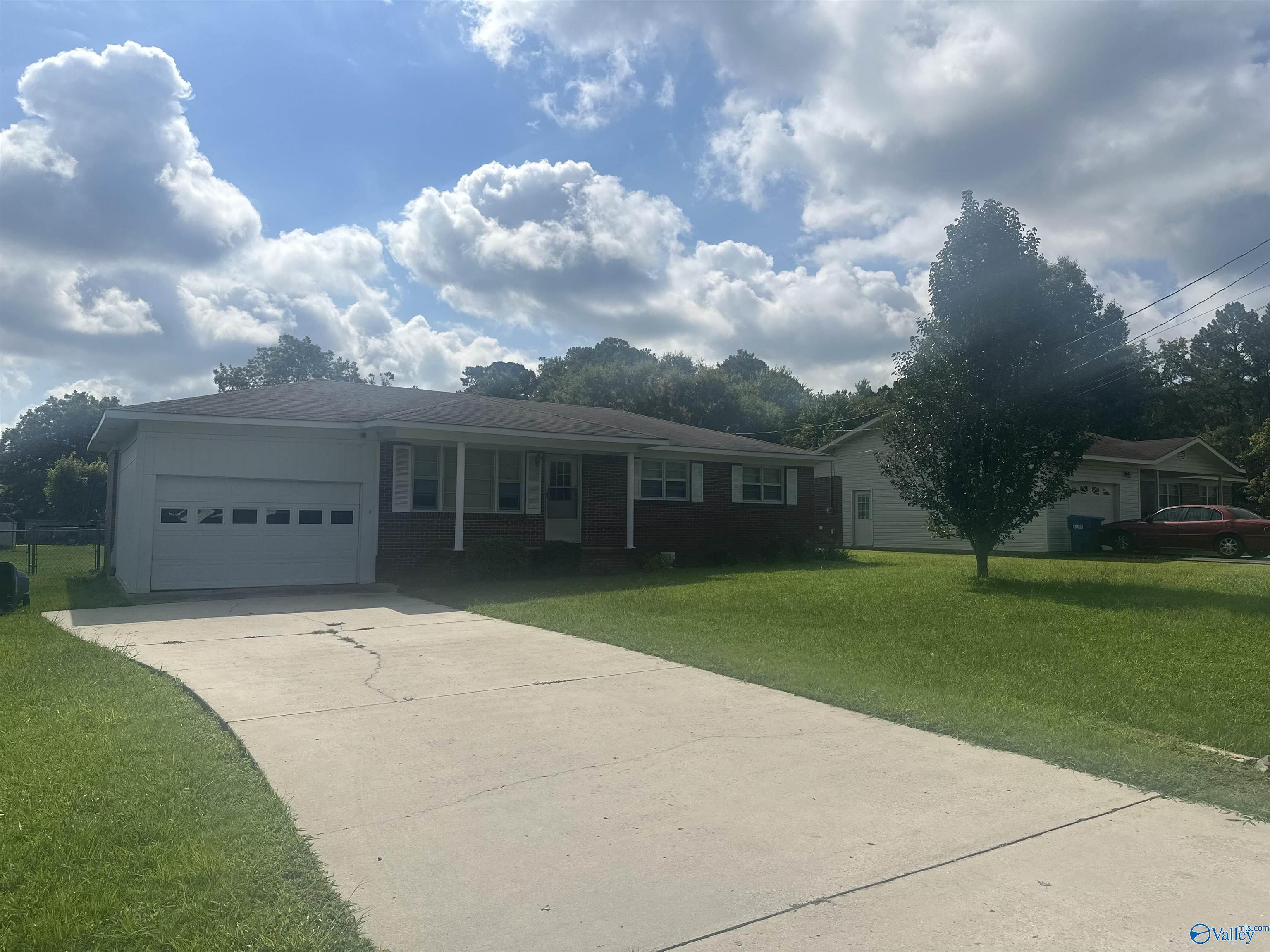 902 S Edmonds Street