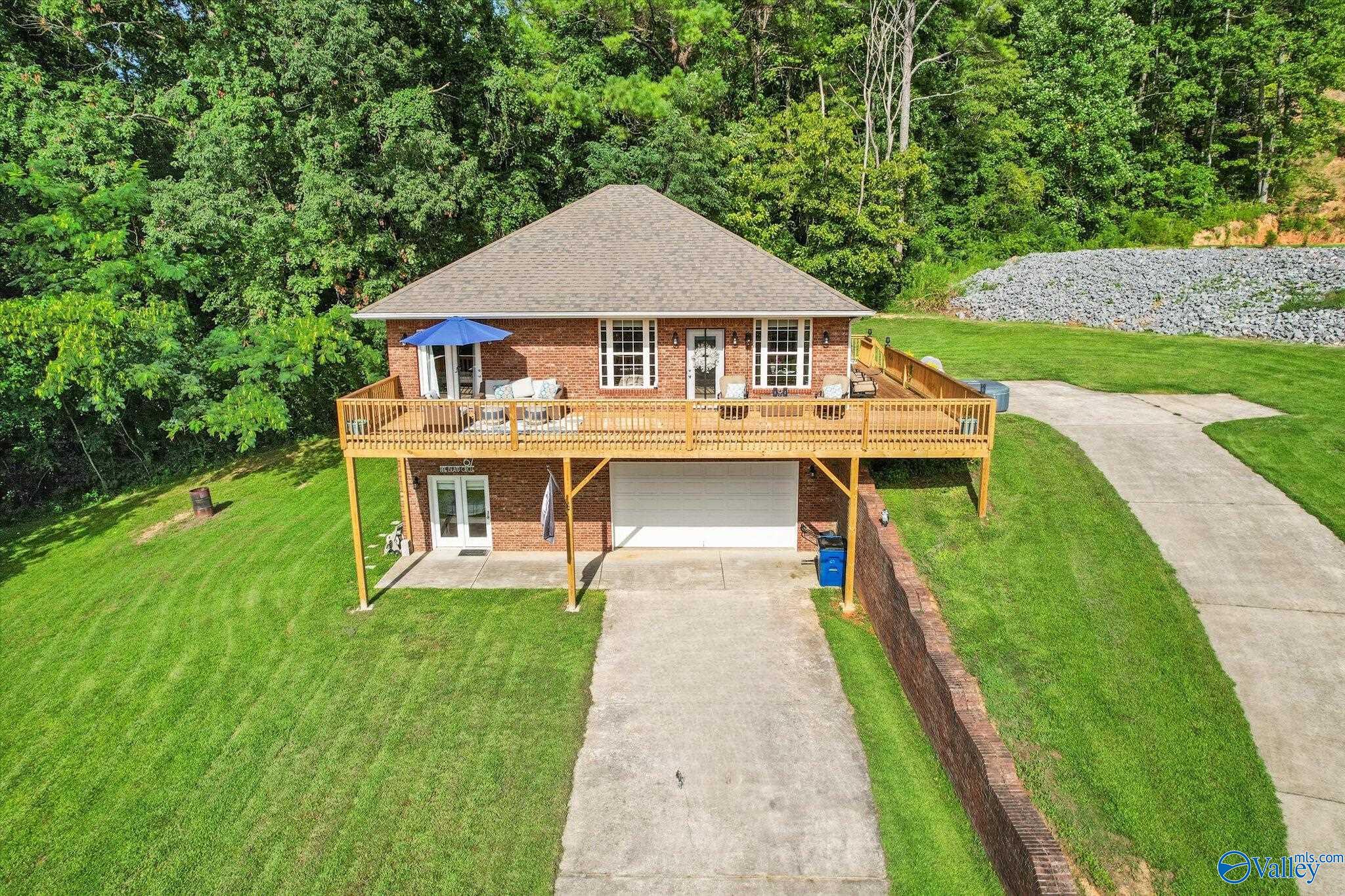 67 Pine Island Circle