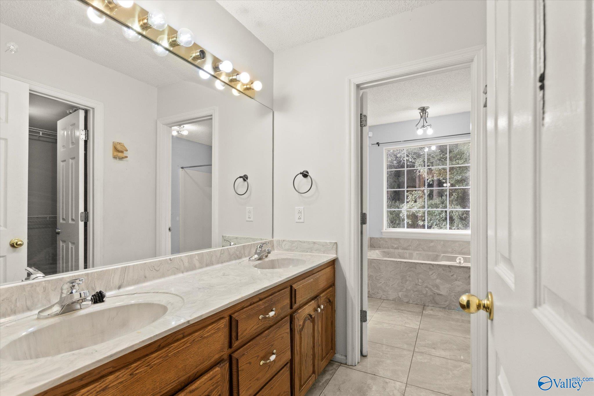 1453 East Main Street