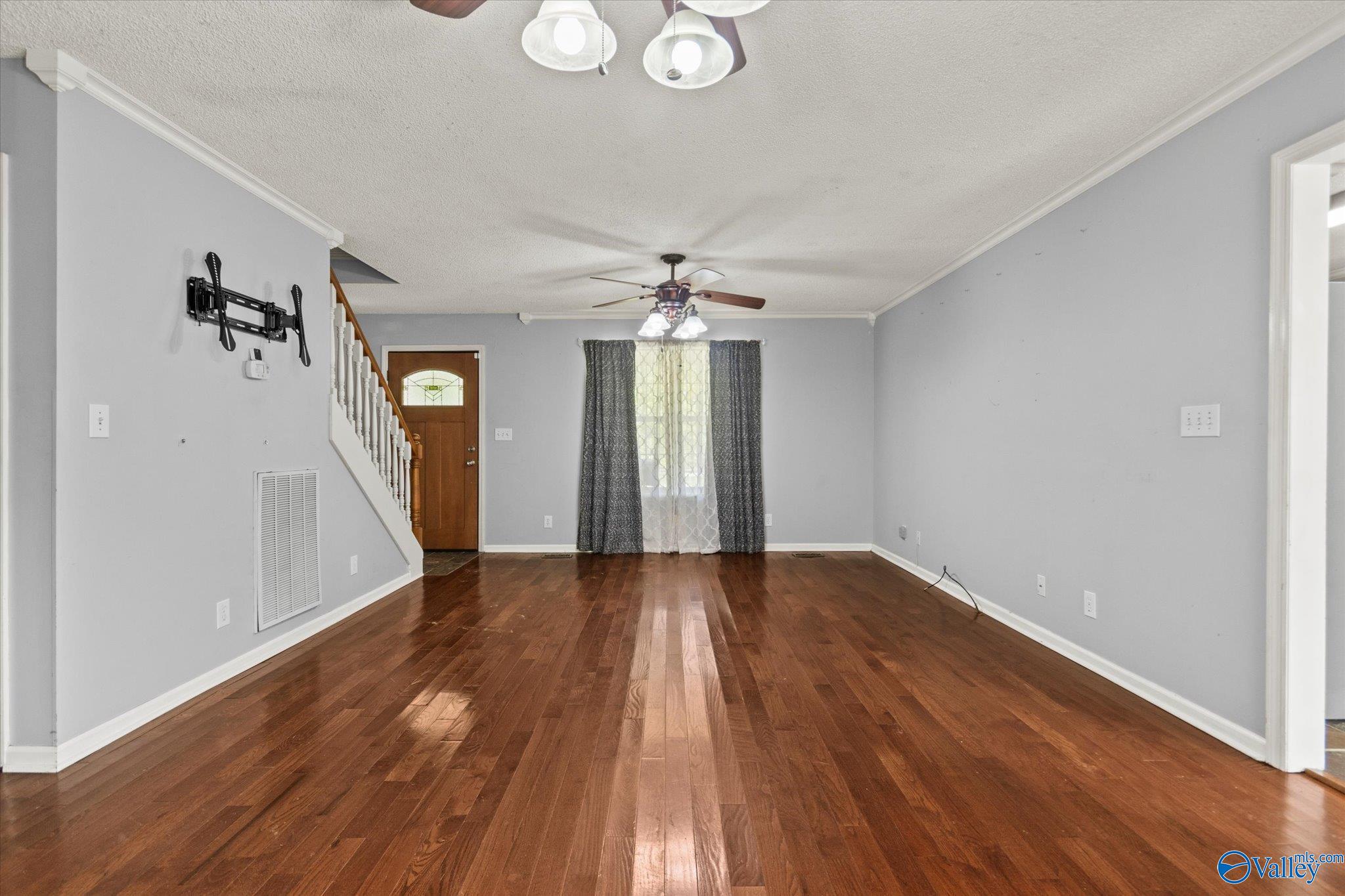 1453 East Main Street