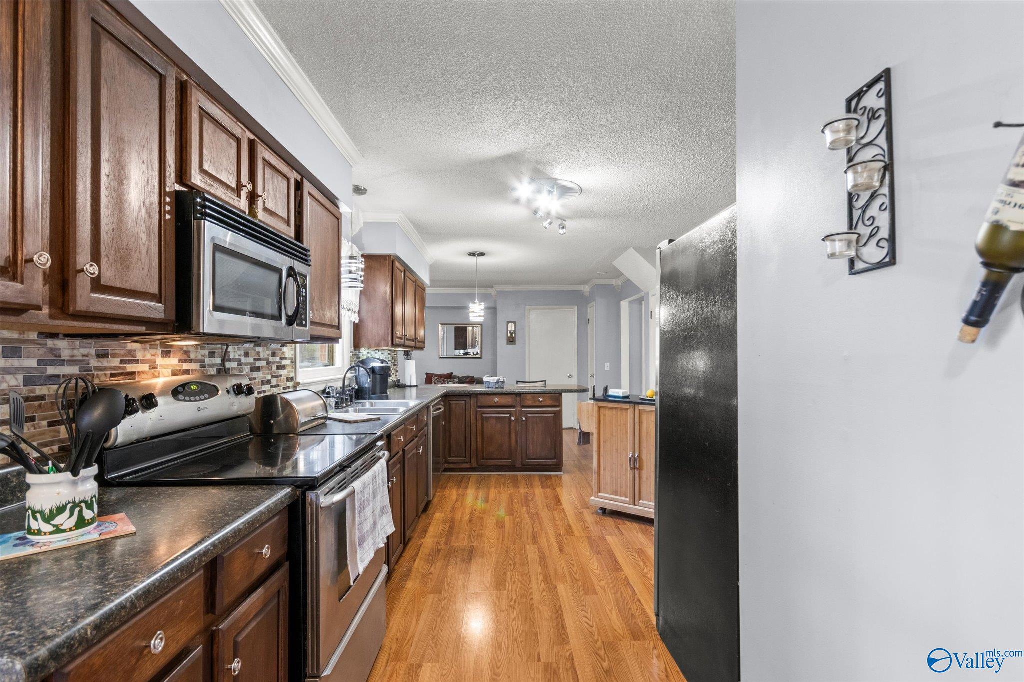 2220 Hickory Hills Drive