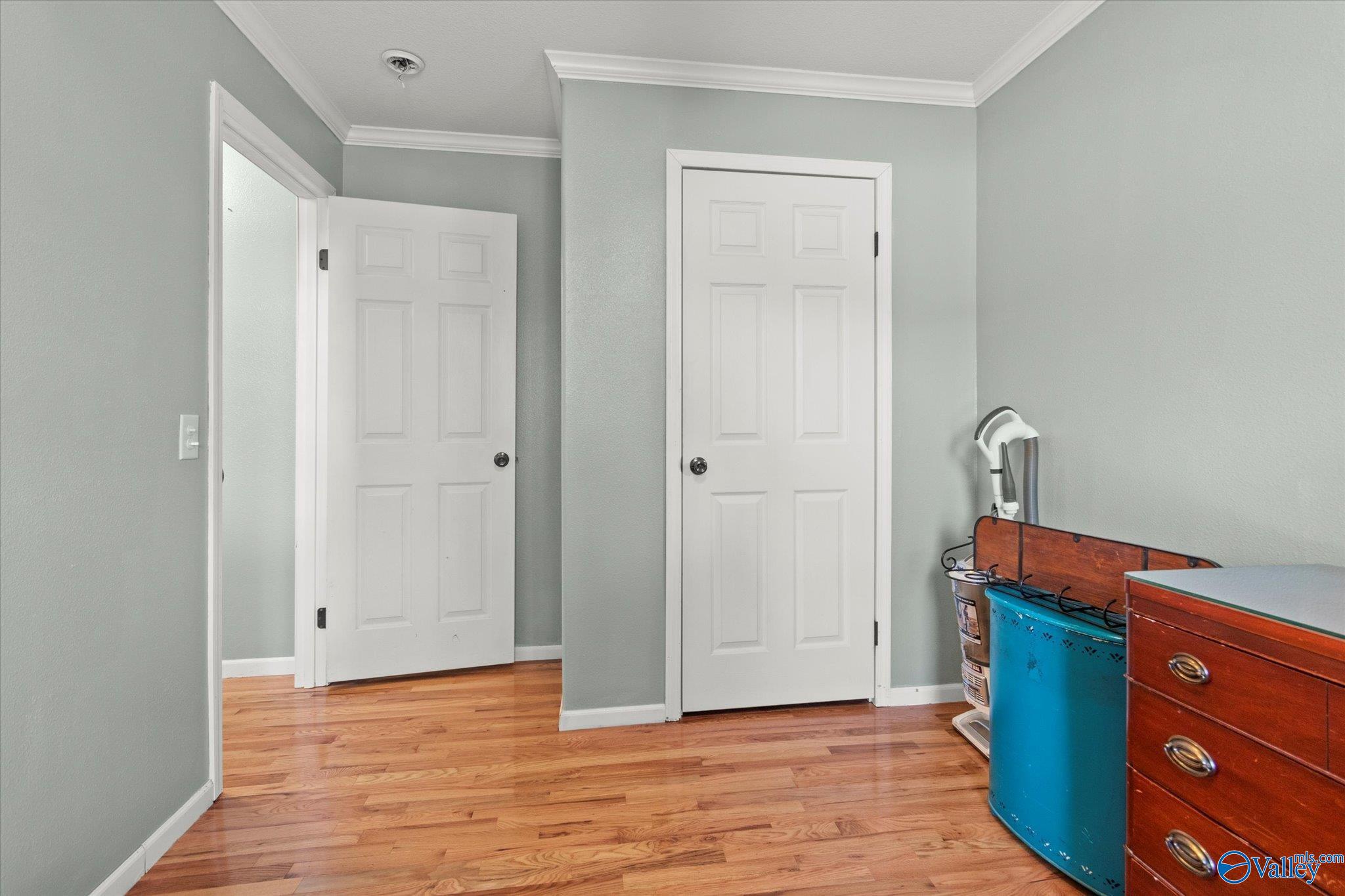 5565 Rock Springs Road