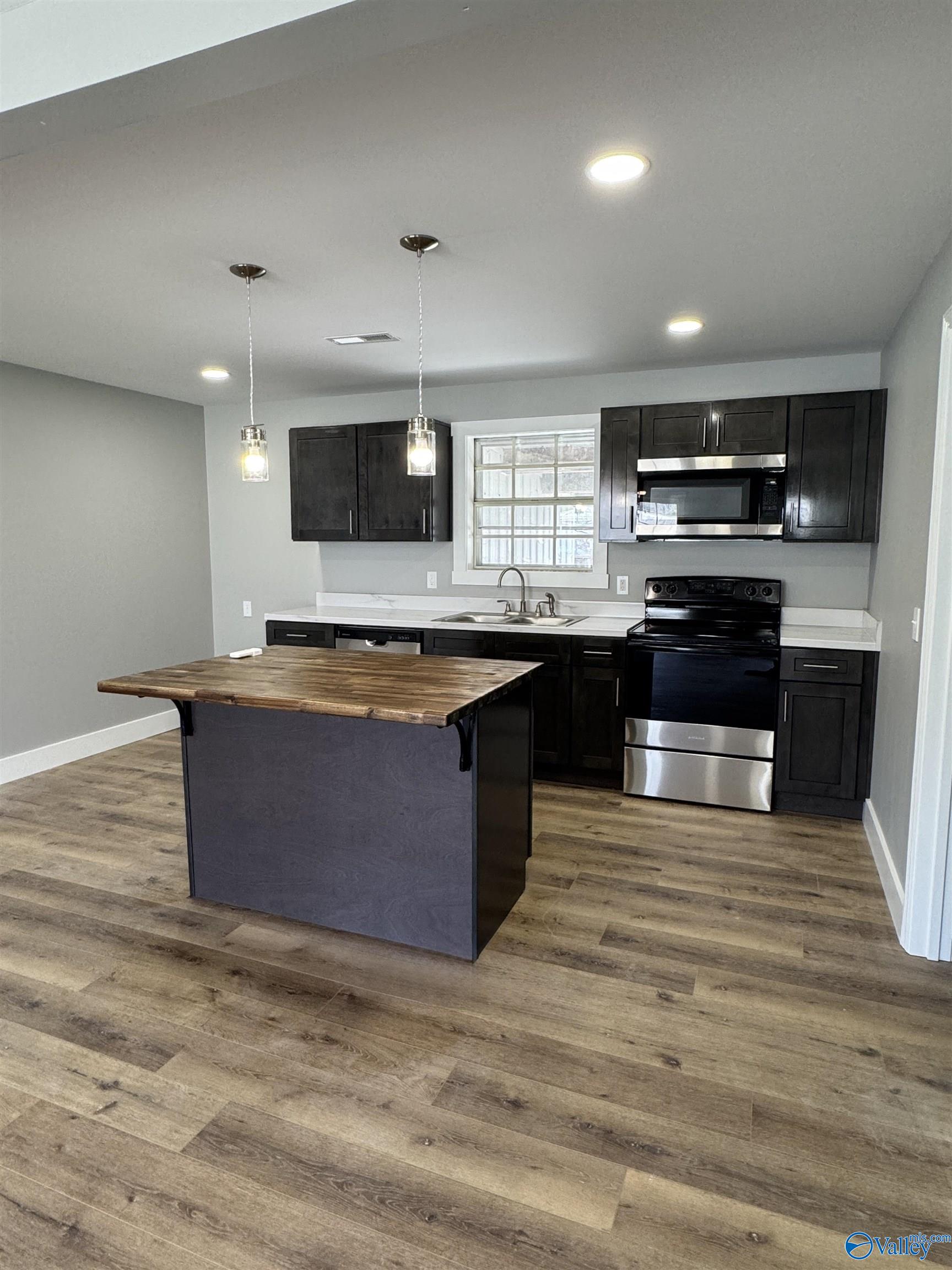 1017 Edgemont Street