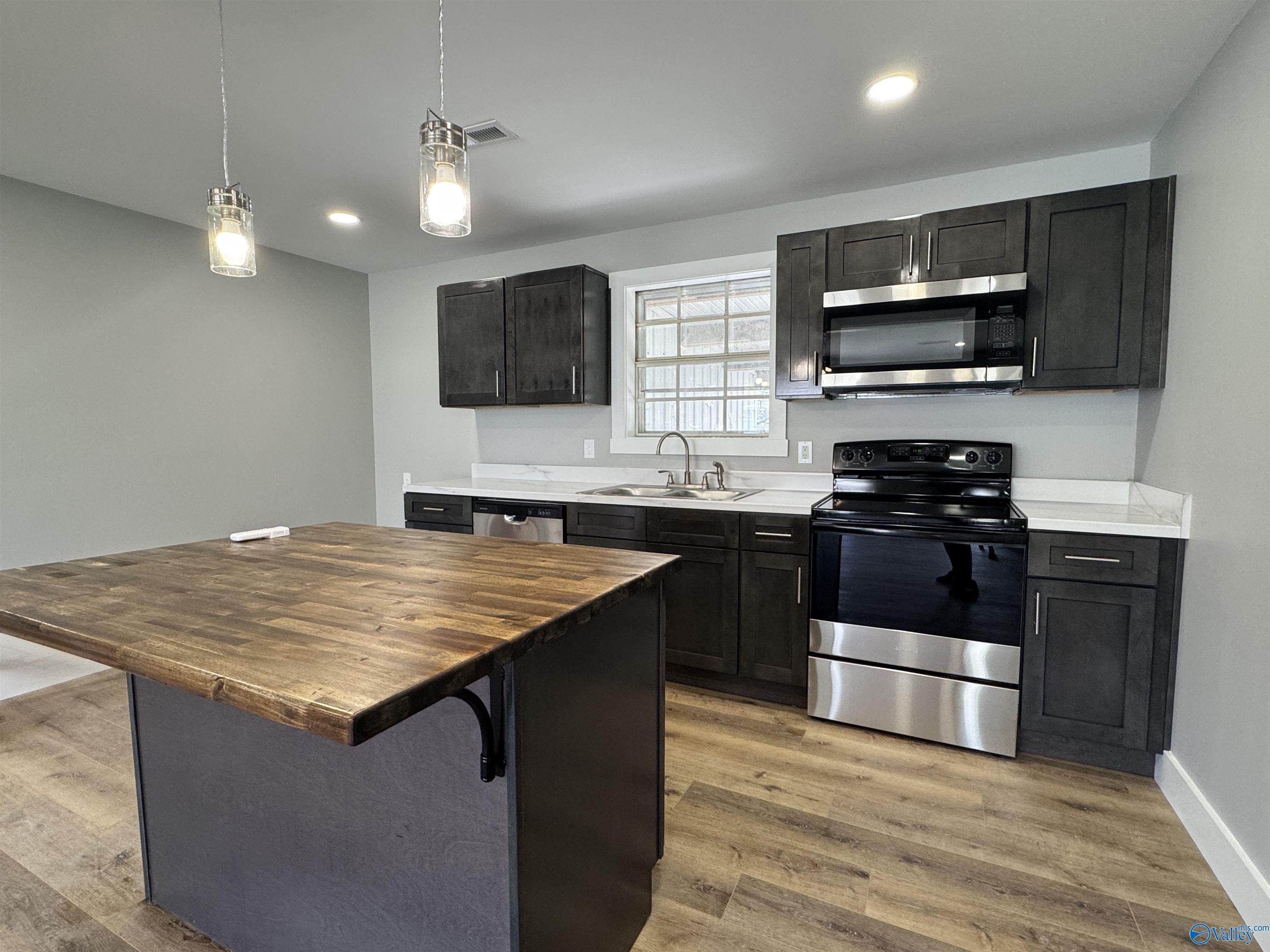 1017 Edgemont Street