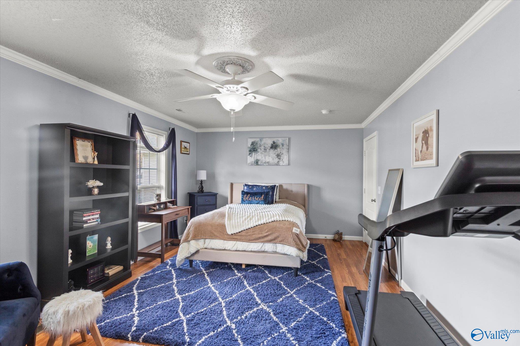 1327 Ponderosa Avenue