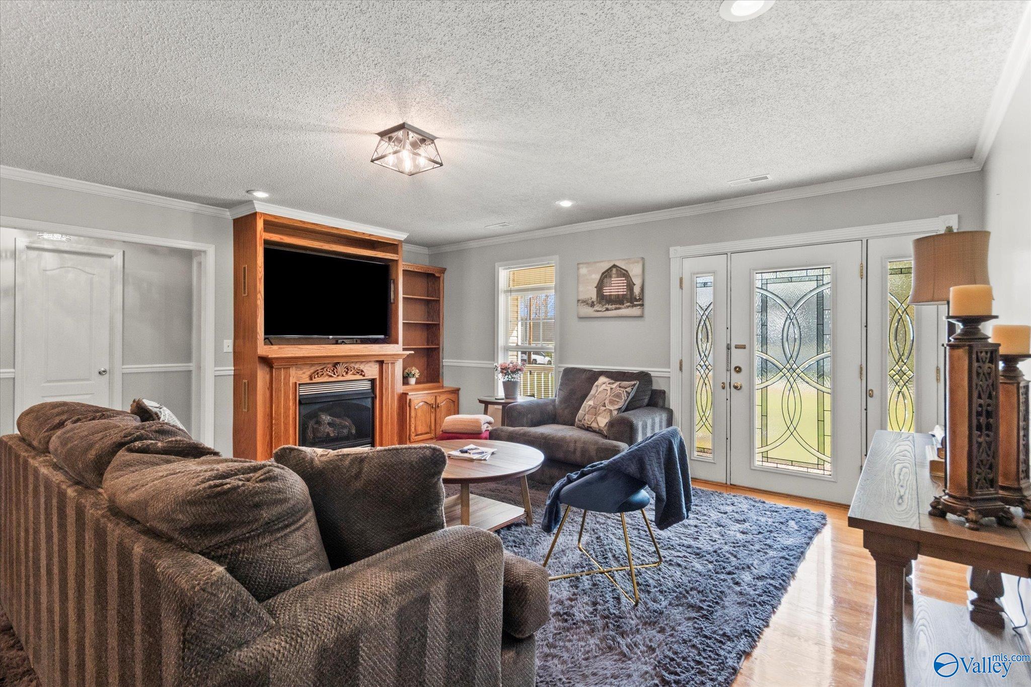 1327 Ponderosa Avenue