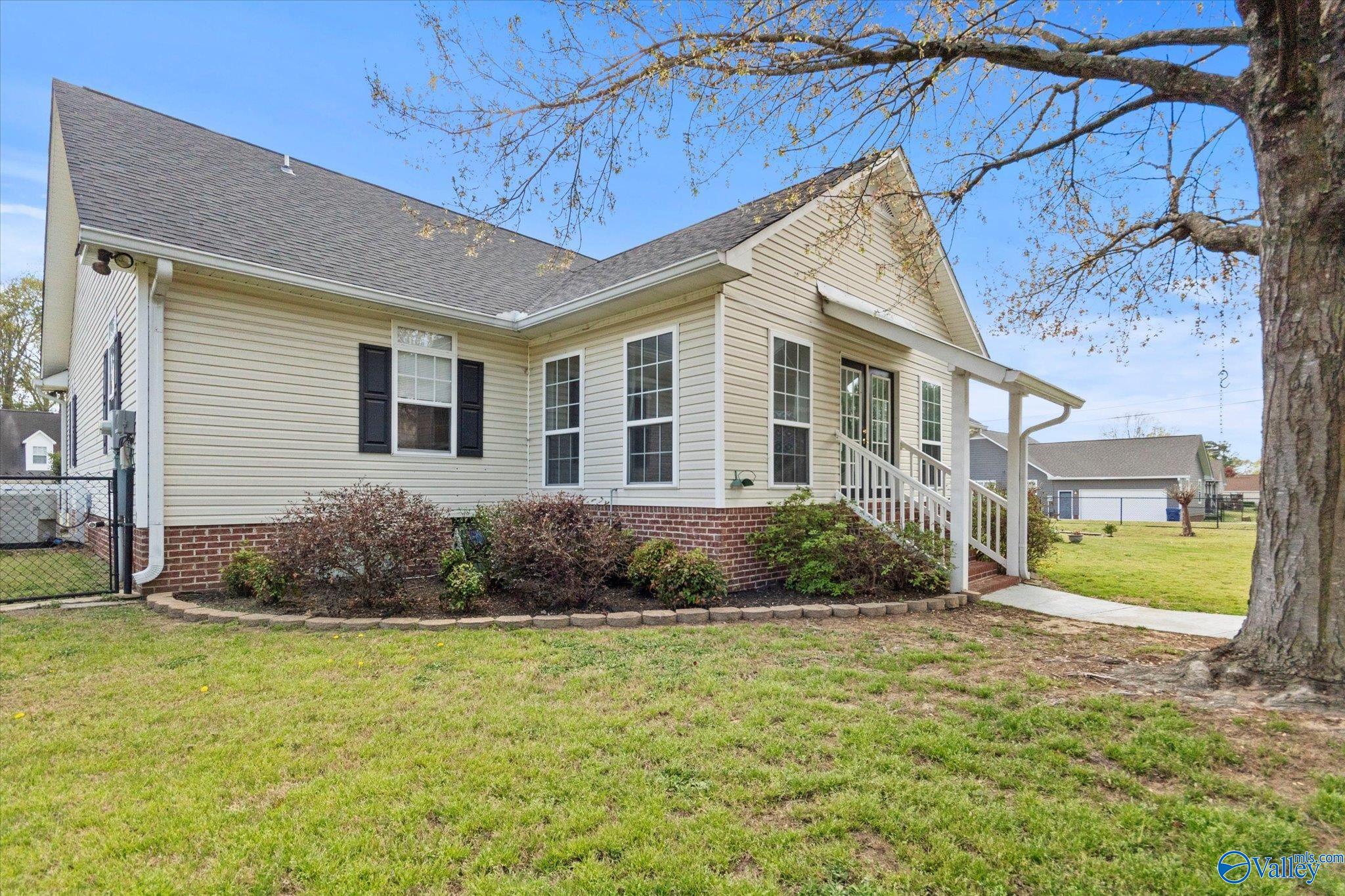 1327 Ponderosa Avenue