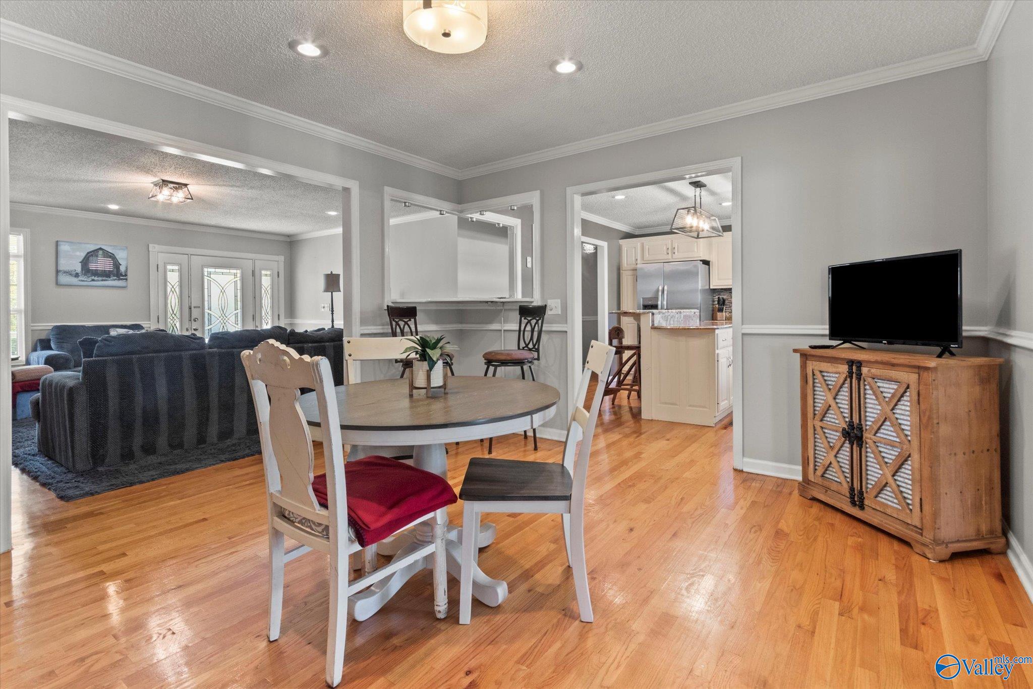 1327 Ponderosa Avenue