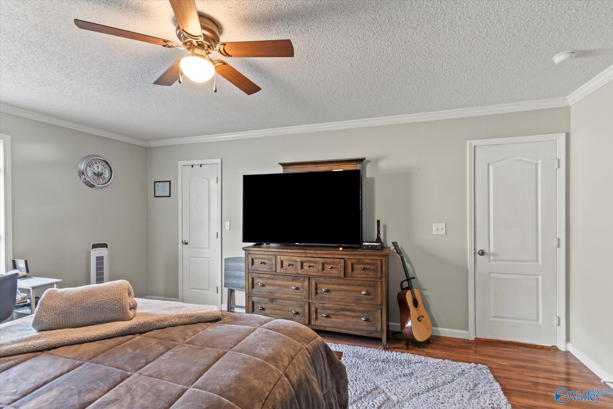 1327 Ponderosa Avenue